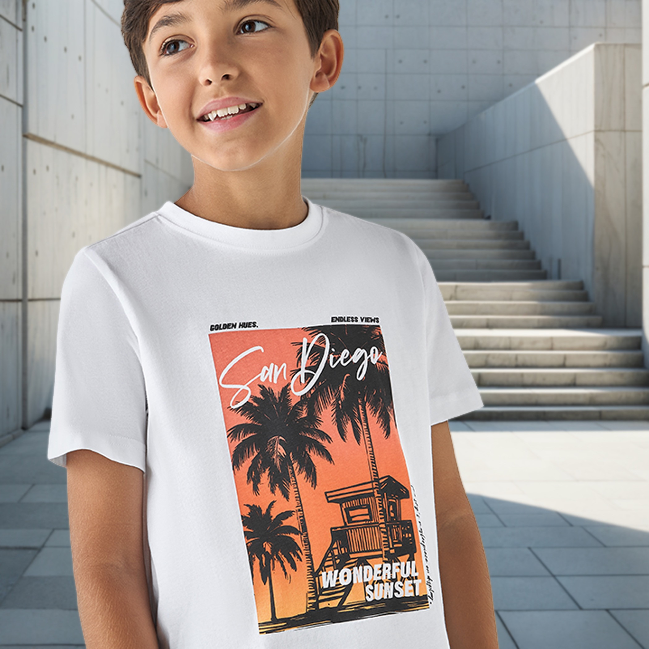 تيشيرت بياقة ضيقة وأكمام قصيرة وطبعات جرافيك من جونيورز-boys-clothing-tshirtsandpolos-image-4