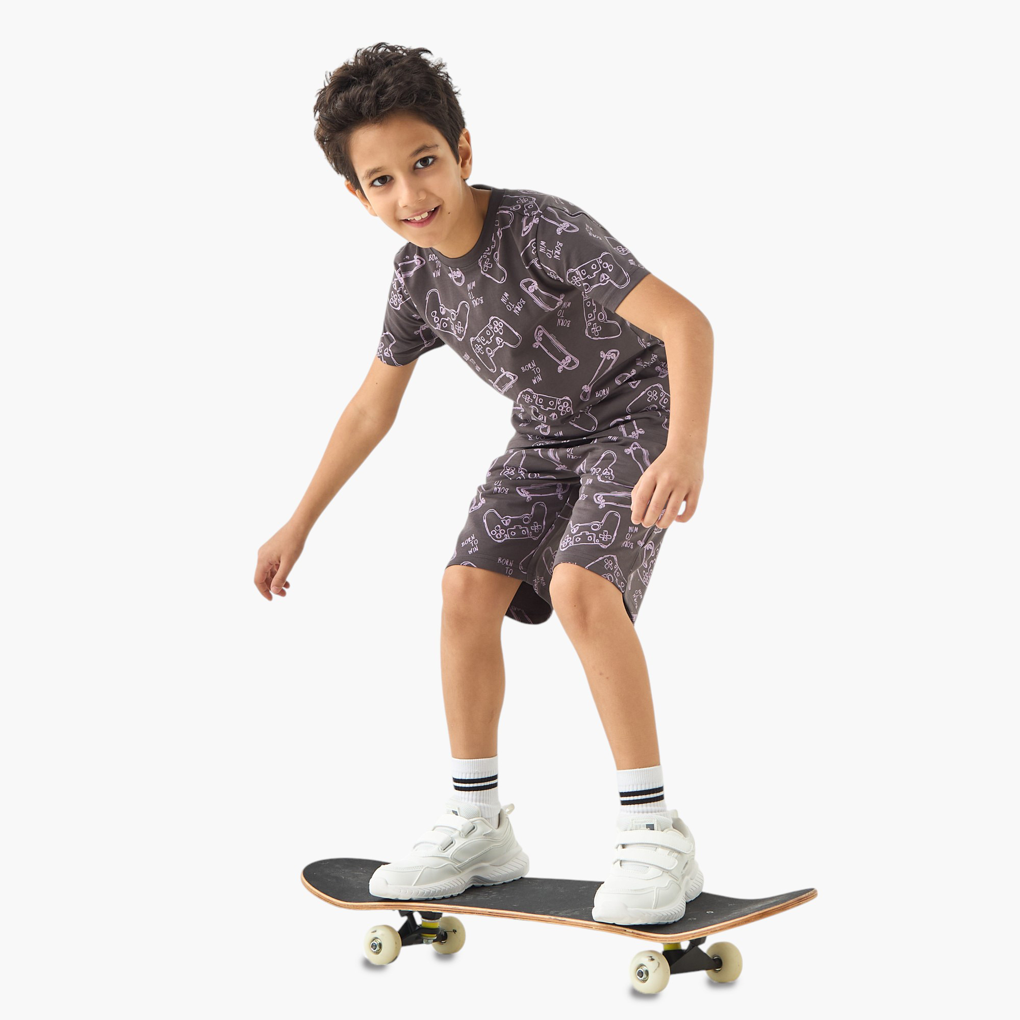 Juniors Gamer Print Shorts with Drawstring Closure and Pockets-boys-clothing-bottoms-shorts-image-2