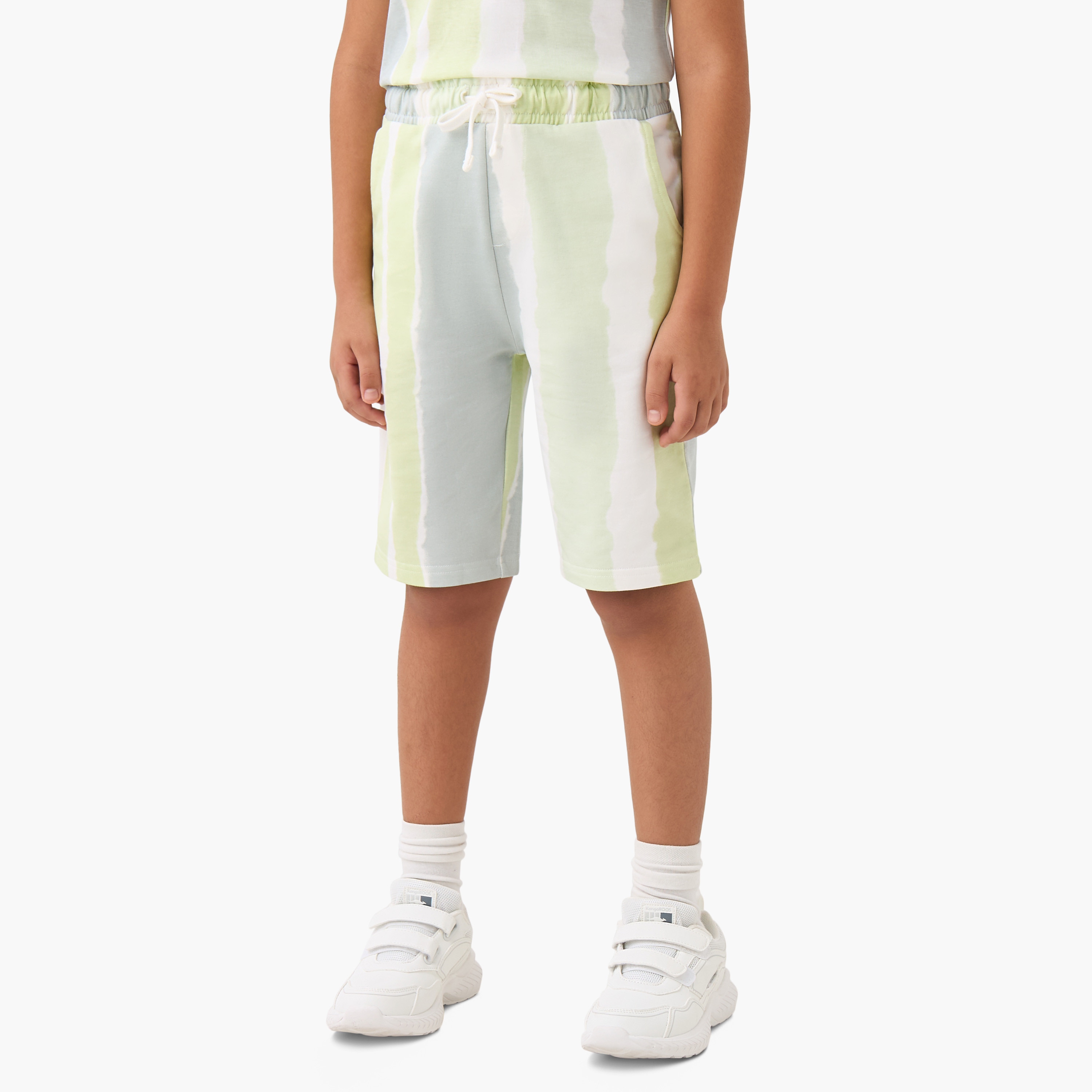 طقم شورت وتيشيرت بياقة ضيقة وطبعات 3 قطع من جونيورز-boys-clothing-setsandcoords-image-3