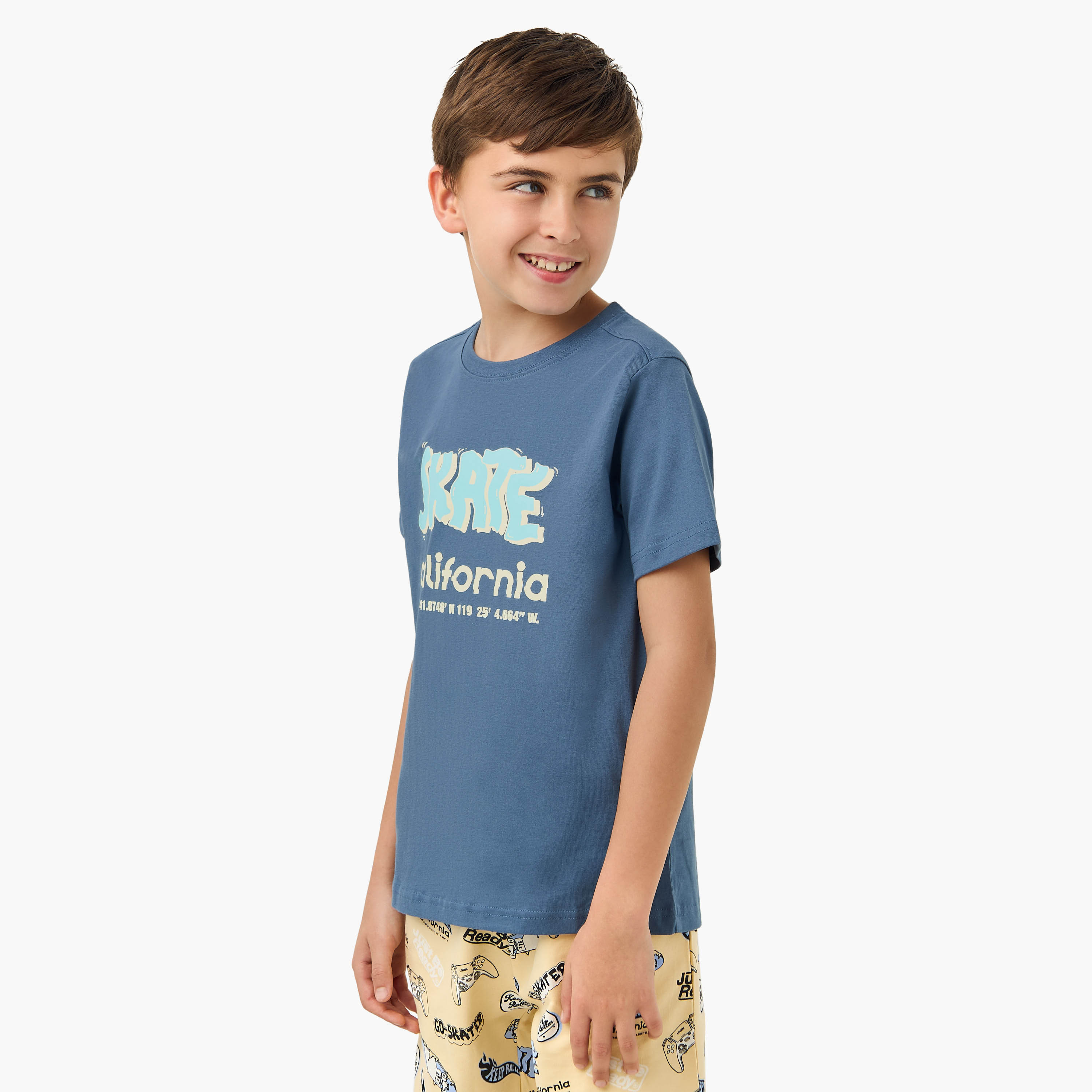 طقم شورت وتيشيرت 3 قطع بطبعات من جونيورز-boys-clothing-setsandcoords-image-3