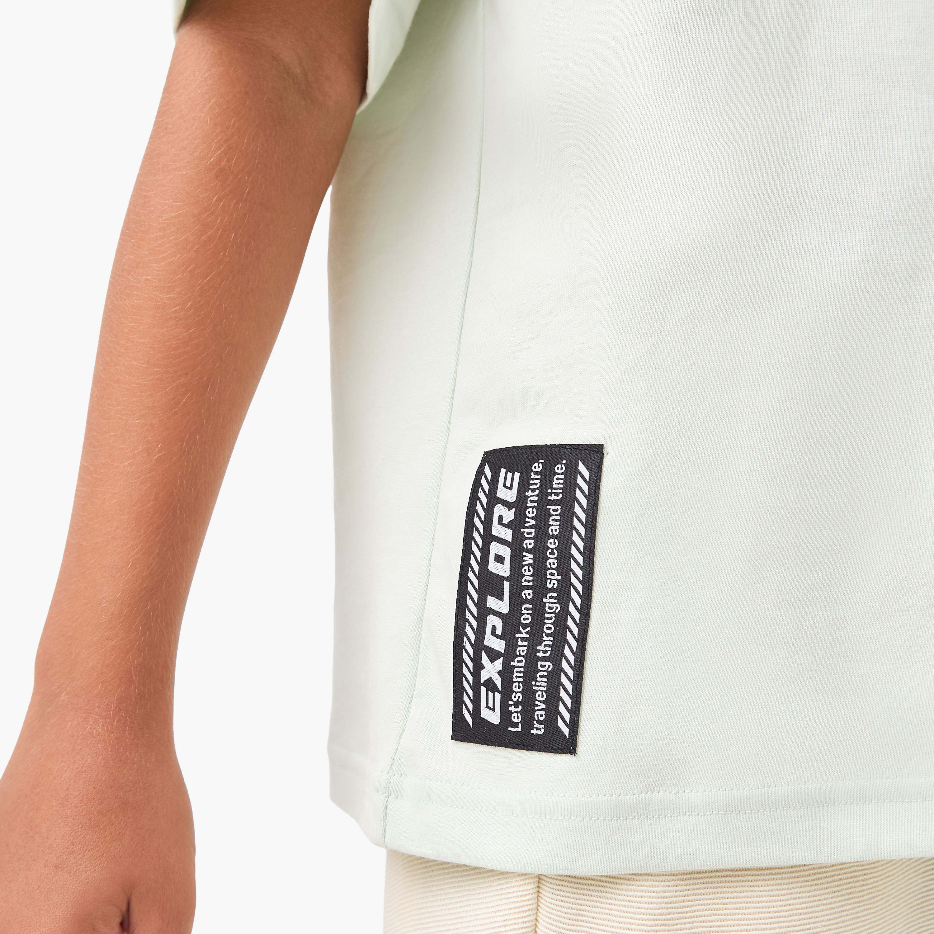 تيشيرت سادة بياقة ضيقة وأكمام قصيرة من جونيورز-boys-clothing-tshirtsandpolos-image-4