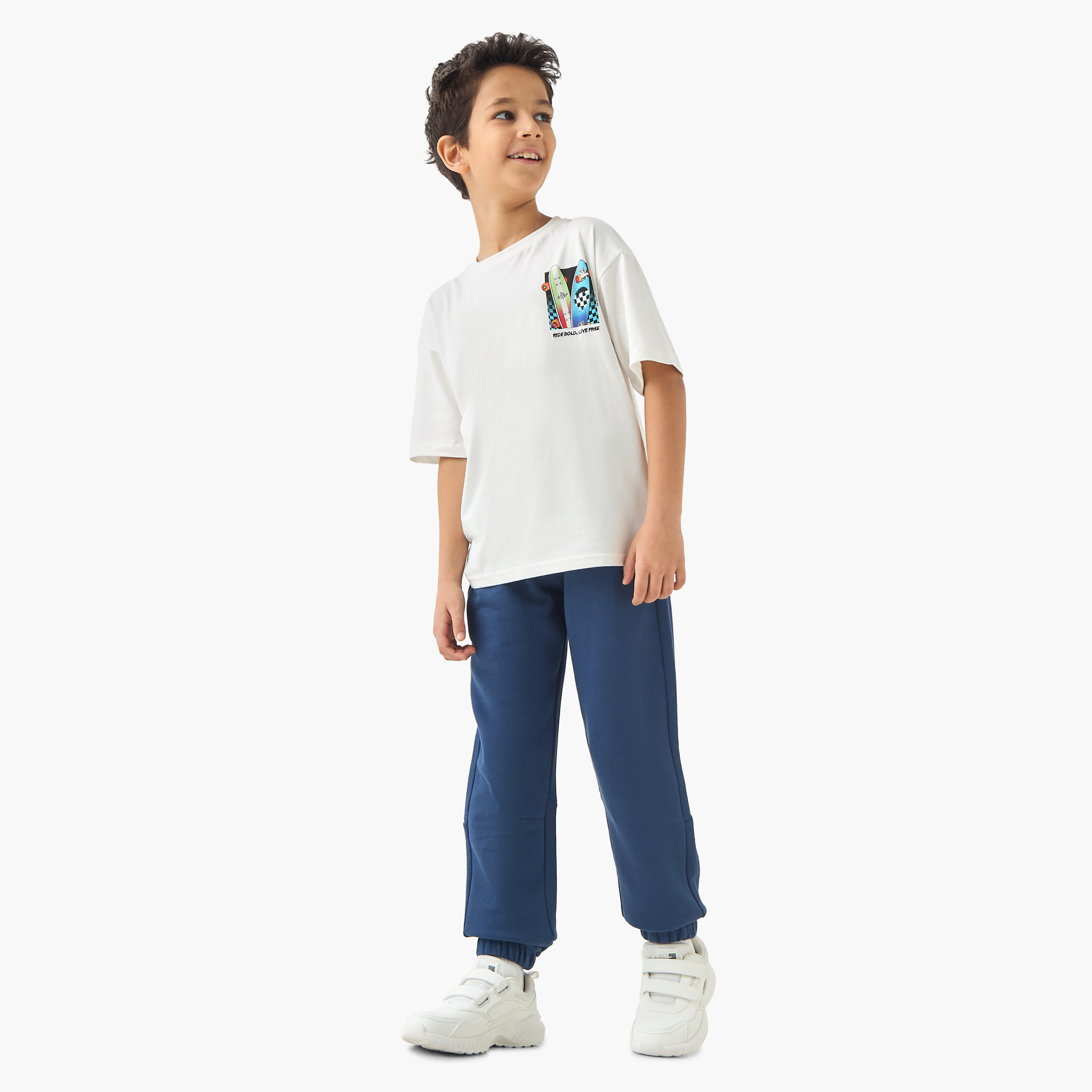 تيشيرت بياقة ضيقة وأكمام قصيرة وطبعات من جونيورز-boys-clothing-tshirtsandpolos-image-2