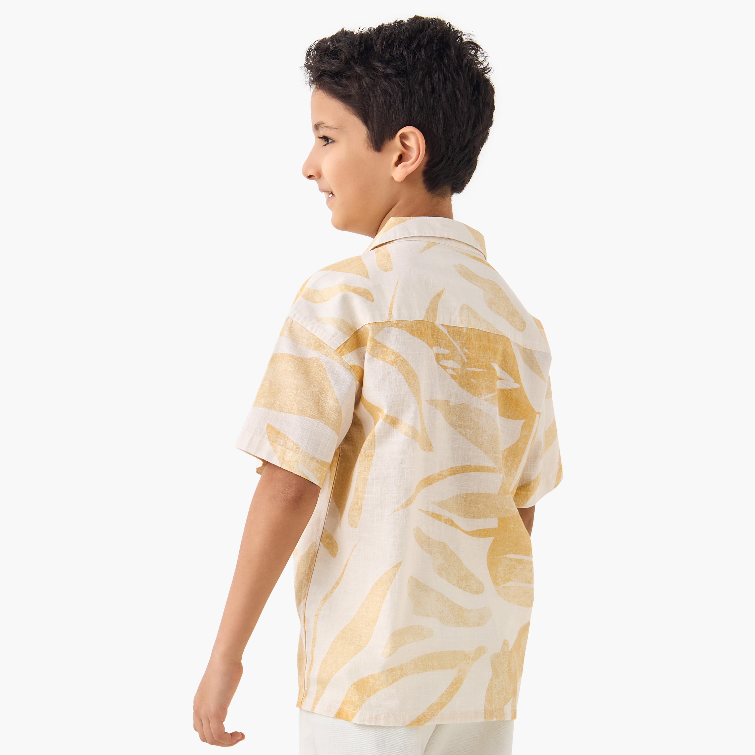 قميص بطبعات وأكمام قصيرة من جونيورز-boys-clothing-shirts-image-3
