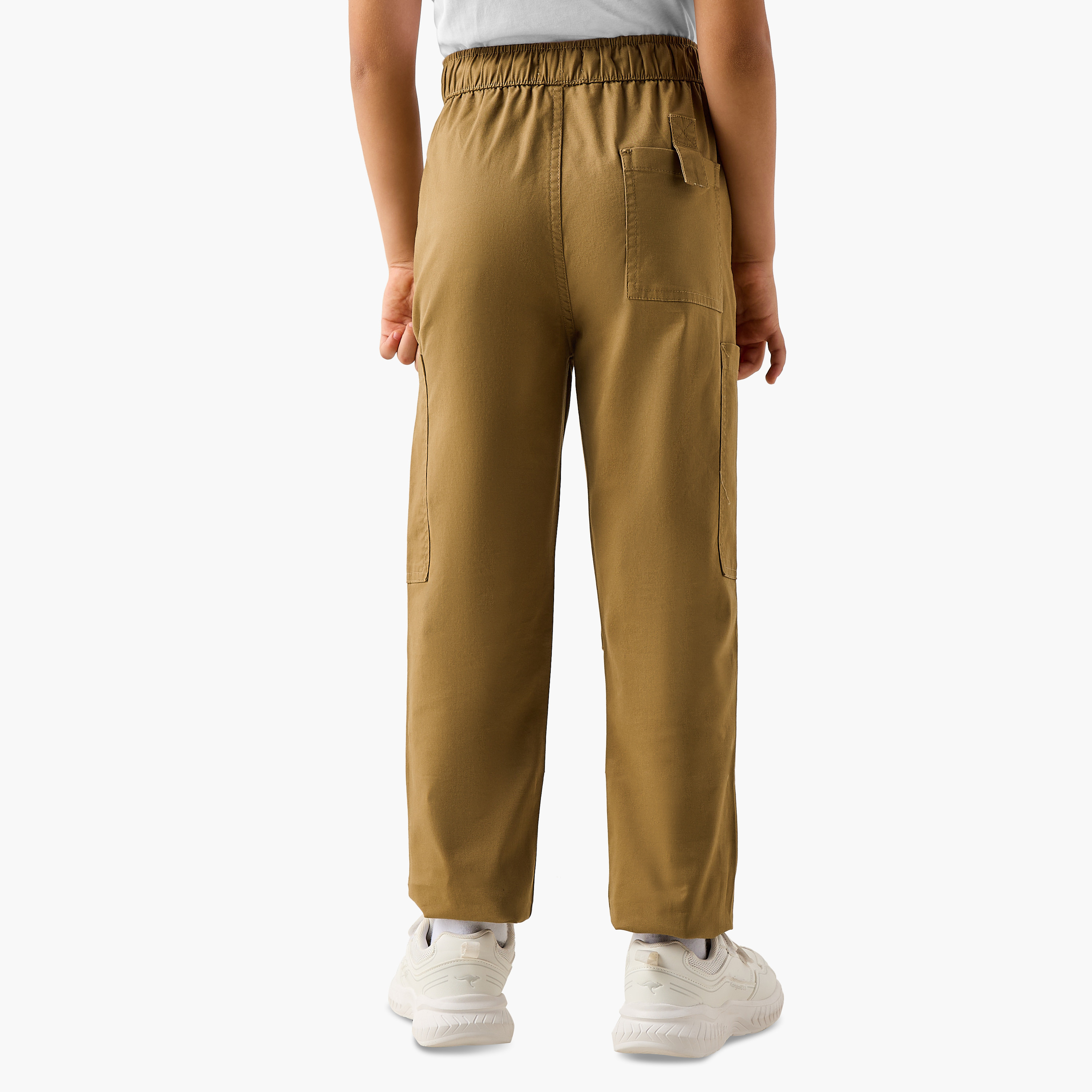 بنطلون كارجو سادة بخصر مطاطي وجيوب من جونيورز-boys-clothing-bottoms-trousers-image-4