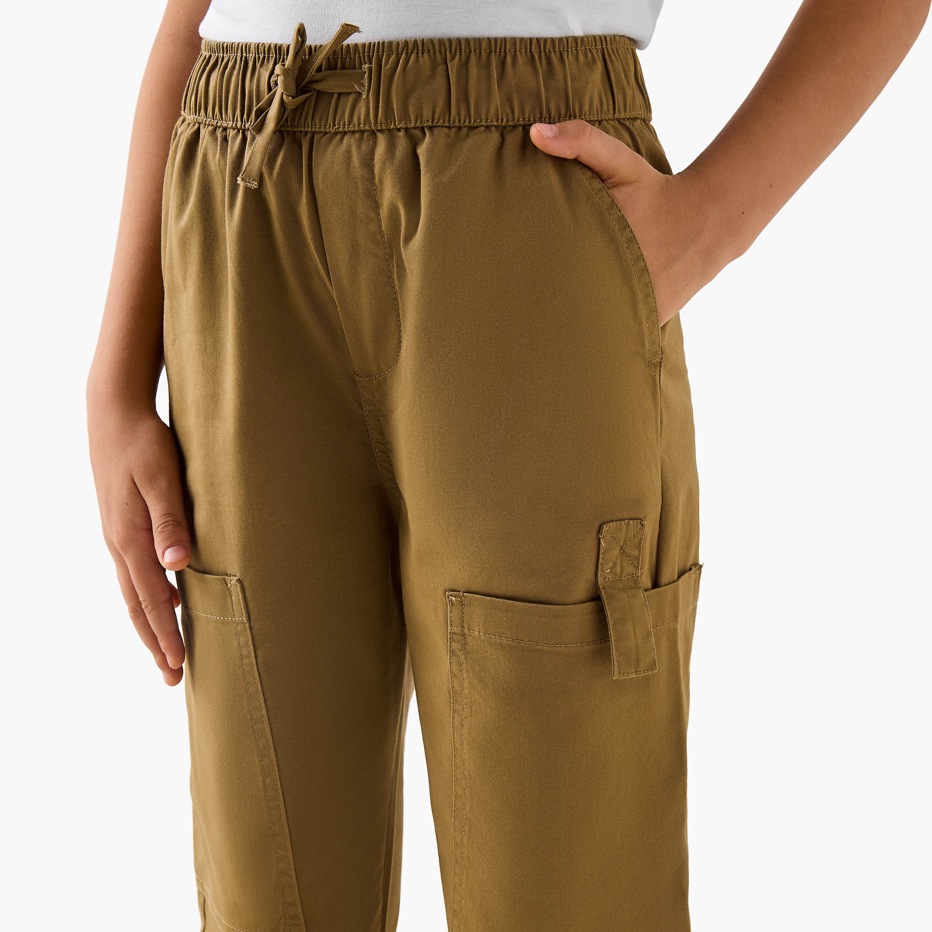 بنطلون كارجو سادة بخصر مطاطي وجيوب من جونيورز-boys-clothing-bottoms-trousers-image-3