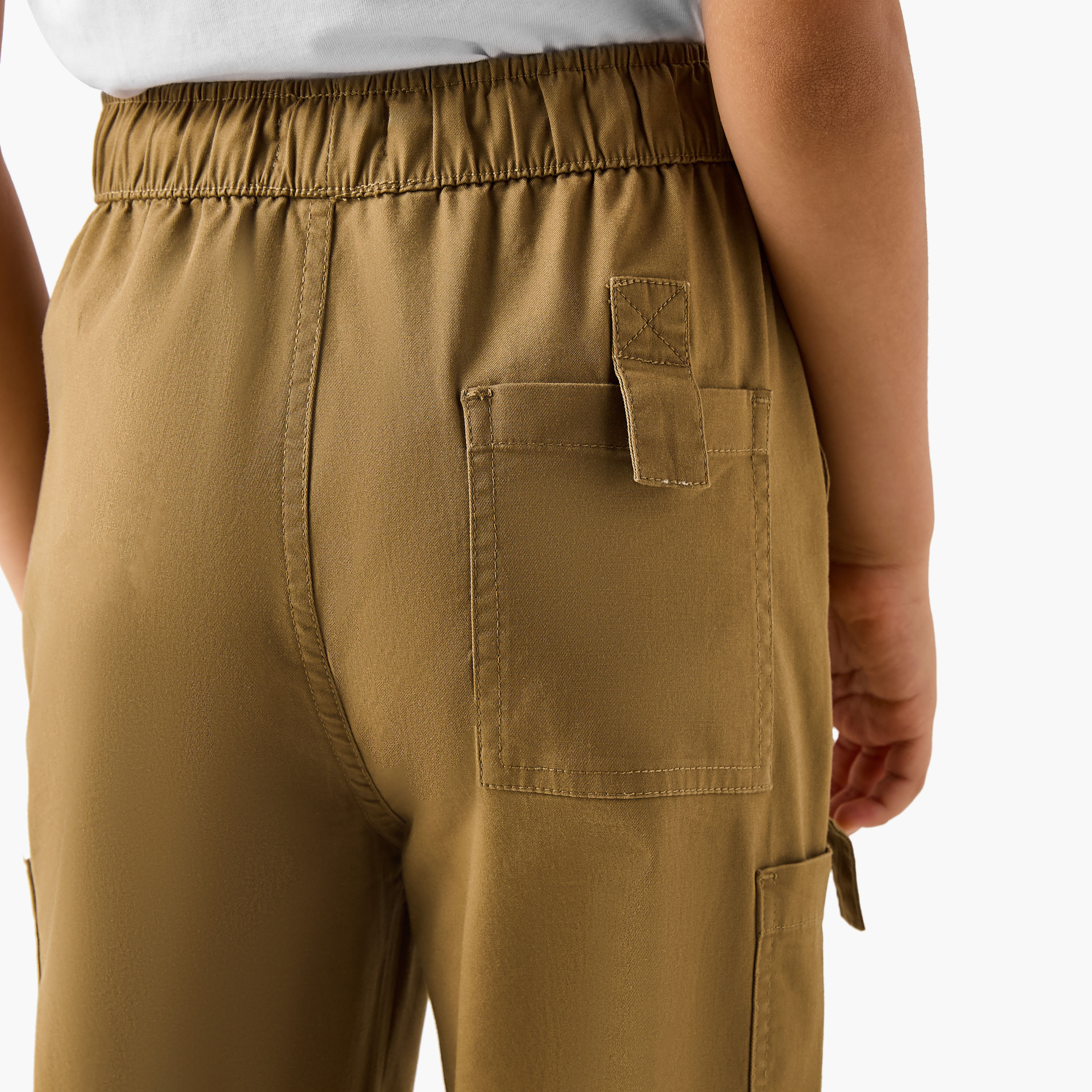 بنطلون كارجو سادة بخصر مطاطي وجيوب من جونيورز-boys-clothing-bottoms-trousers-image-2