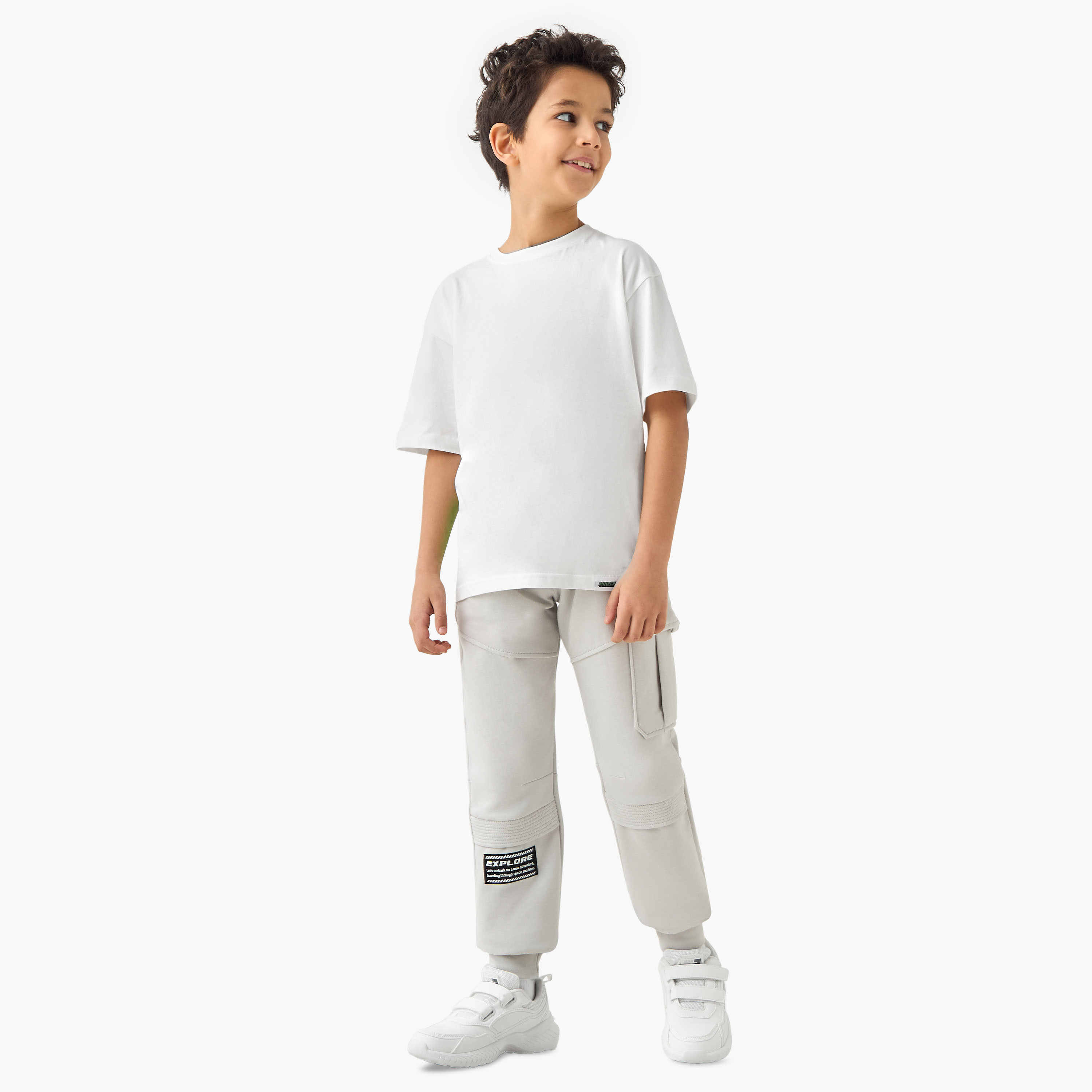 Juniors Applique Detail Joggers with Drawstring Closure and Pockets-boys-clothing-bottoms-joggersandtrackpants-image-2