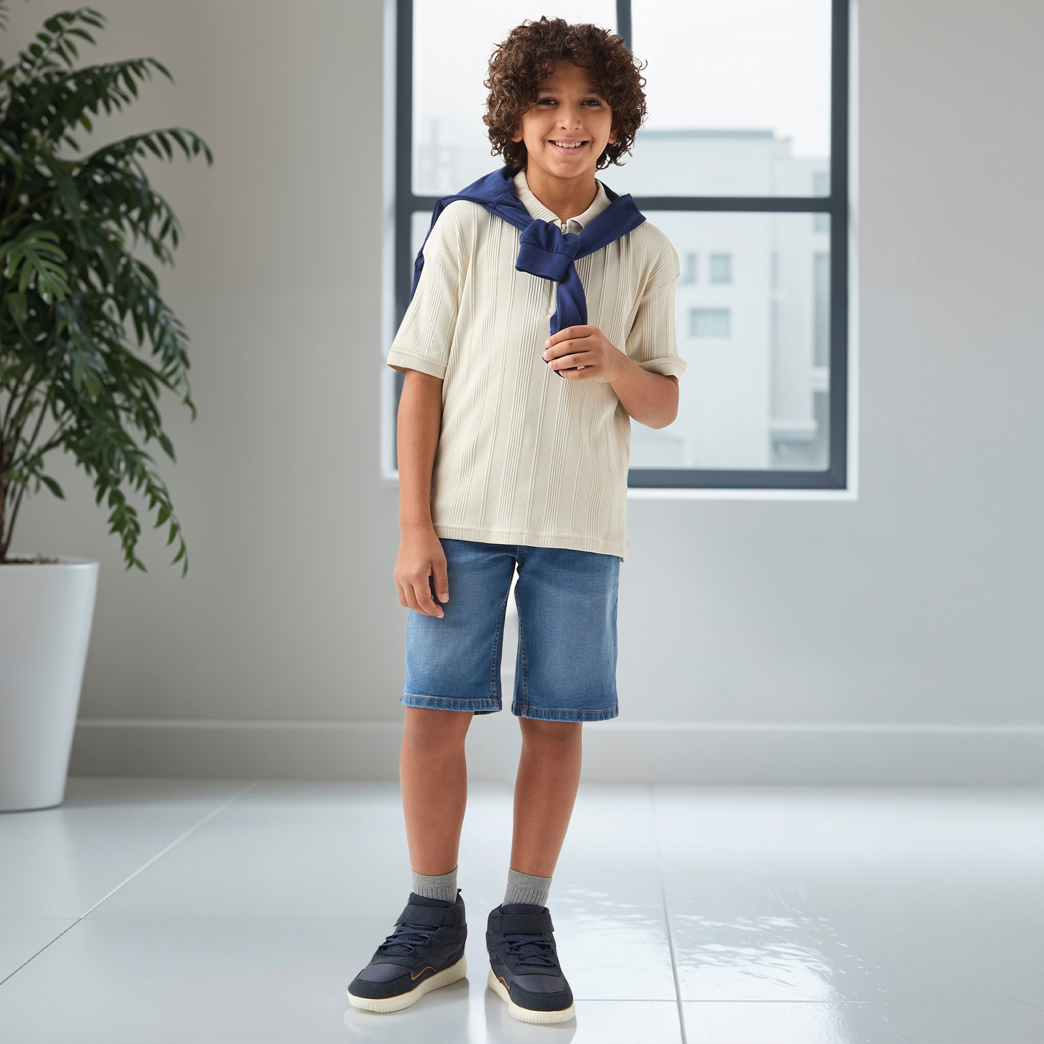 Juniors Textured Polo T-Shirt with Short Sleeves and Zip Closure-boys-clothing-tshirtsandpolos-image-2