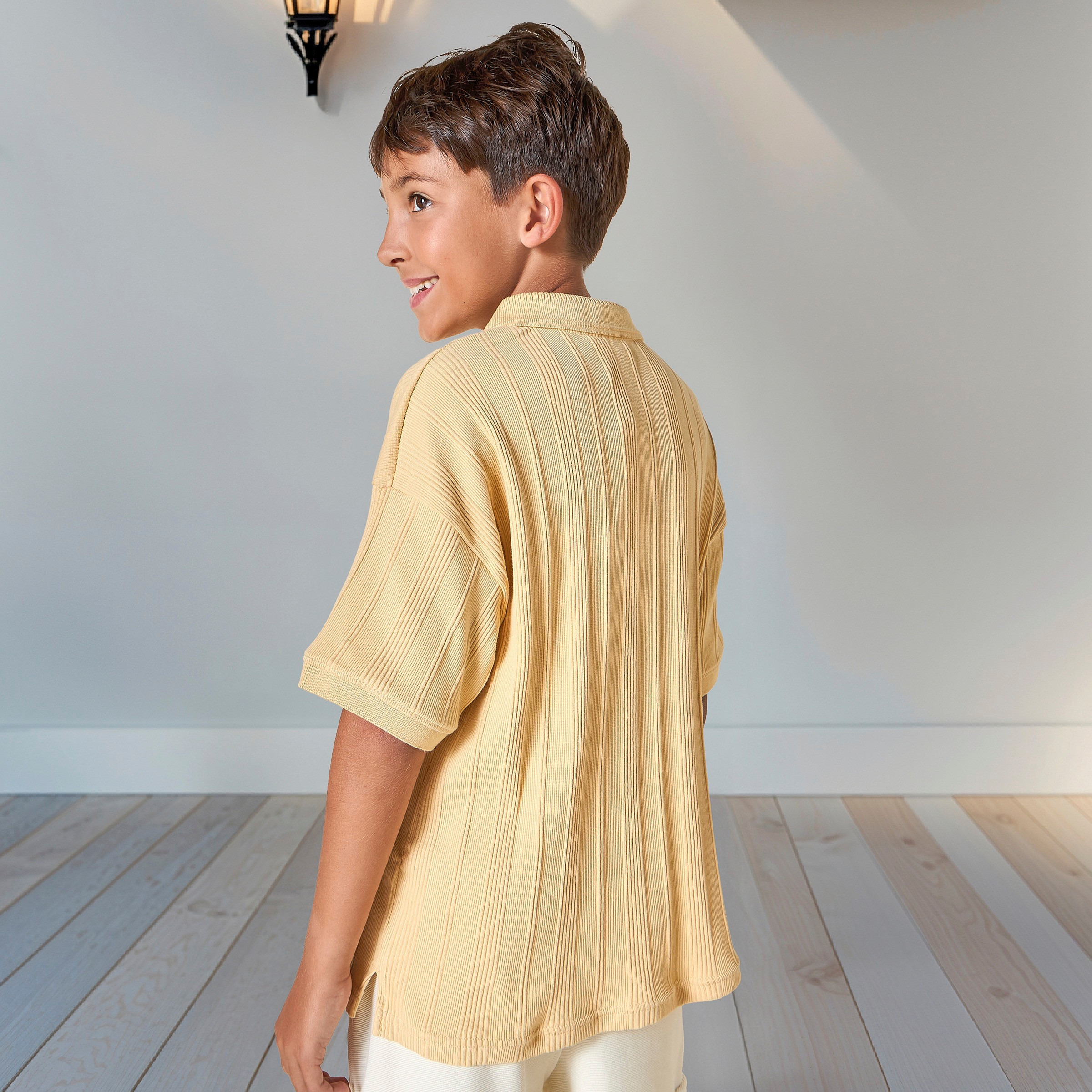 تيشيرت بولو مضلع بأكمام قصيرة وسحاب إغلاق من جونيورز-boys-clothing-tshirtsandpolos-image-3