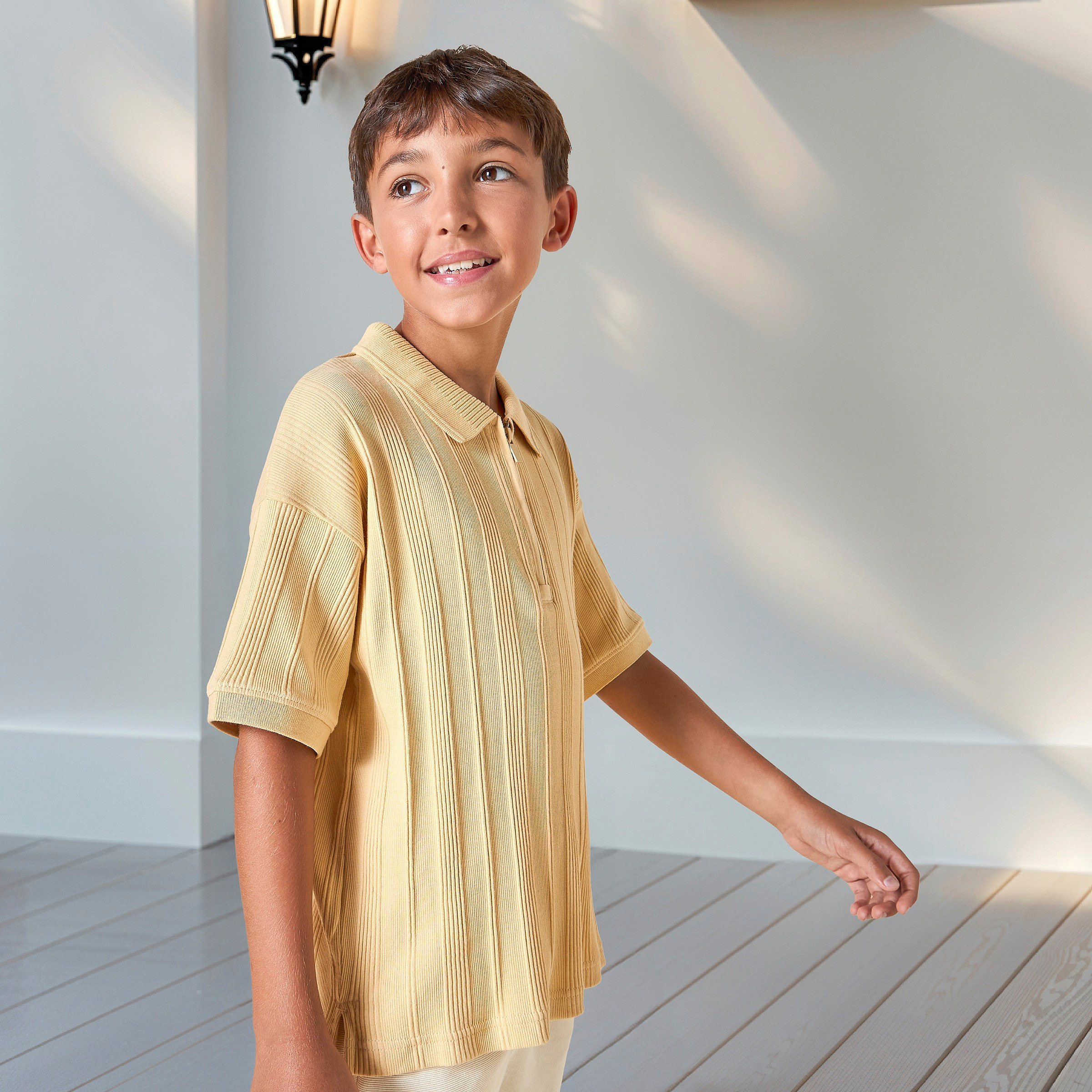 تيشيرت بولو مضلع بأكمام قصيرة وسحاب إغلاق من جونيورز-boys-clothing-tshirtsandpolos-image-6