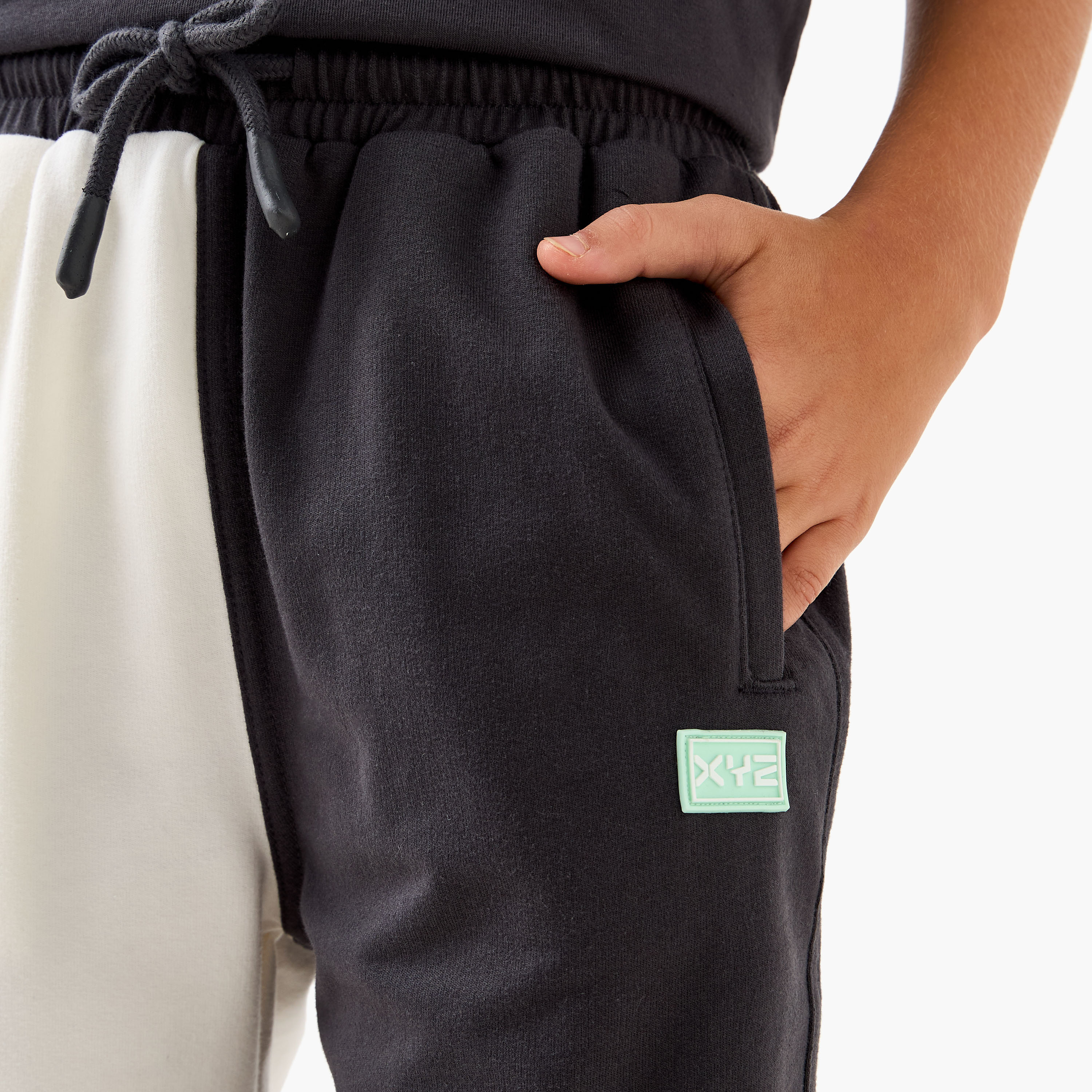 XYZ Colourblock Shorts with Drawstring Closure and Pockets-sports-boys-clothing-bottoms-shorts-image-4