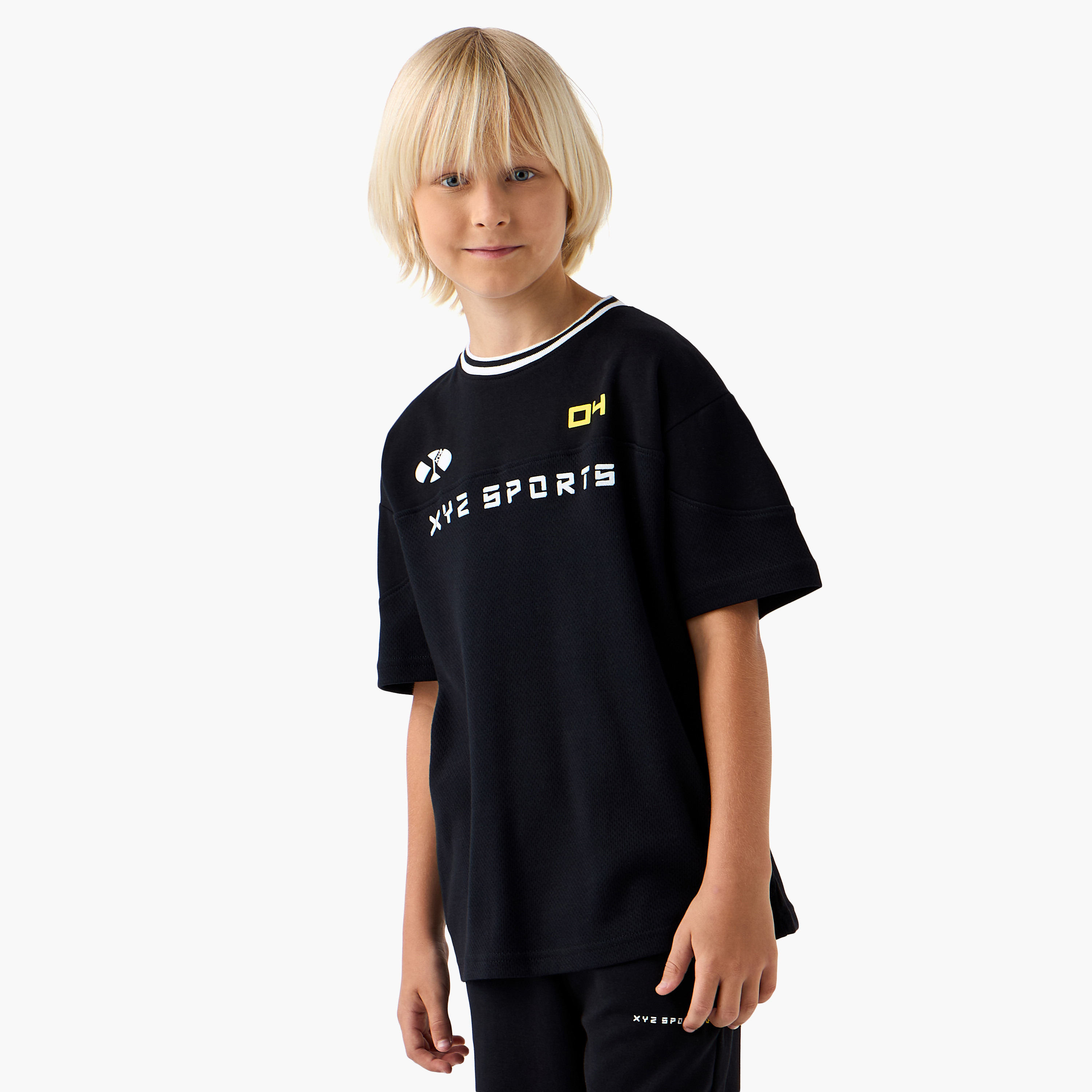 طقم تيشيرت وشورت بطبعات من إكس واي زد-boys-clothing-sportswear-sets-image-2