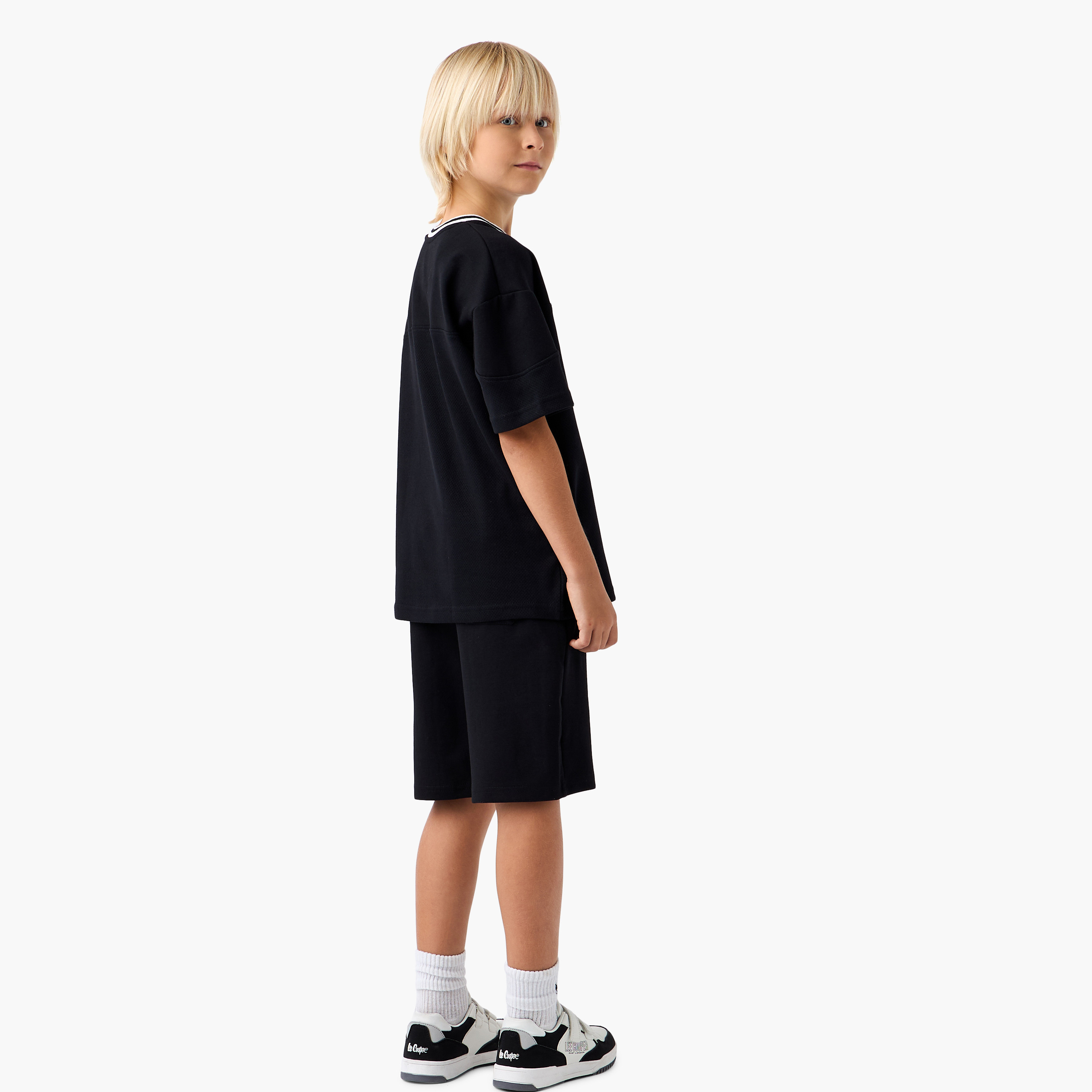 طقم تيشيرت وشورت بطبعات من إكس واي زد-boys-clothing-sportswear-sets-image-4