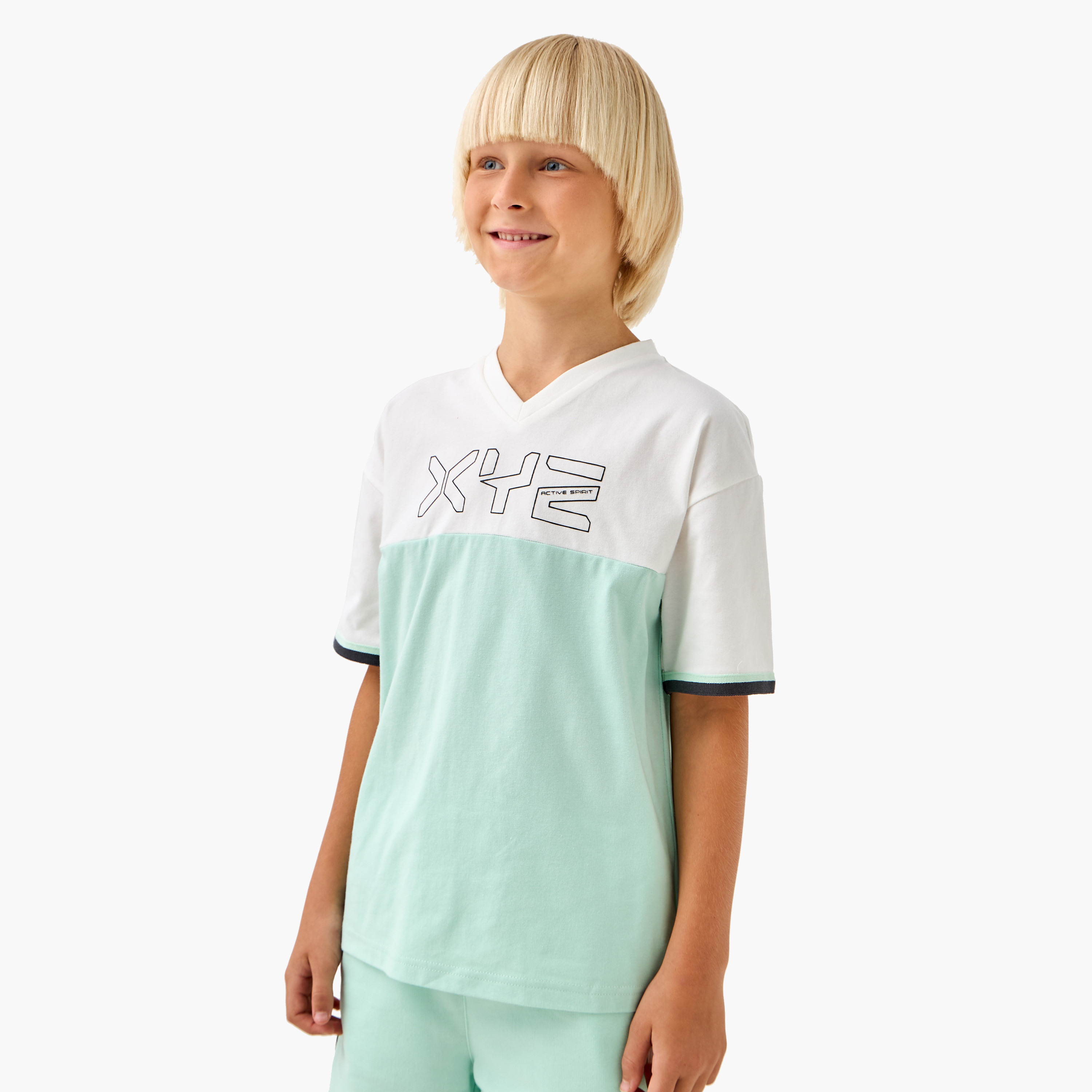 XYZ Colourblock V-Neck T-Shirt and Shorts Set-boys-clothing-sportswear-sets-image-2
