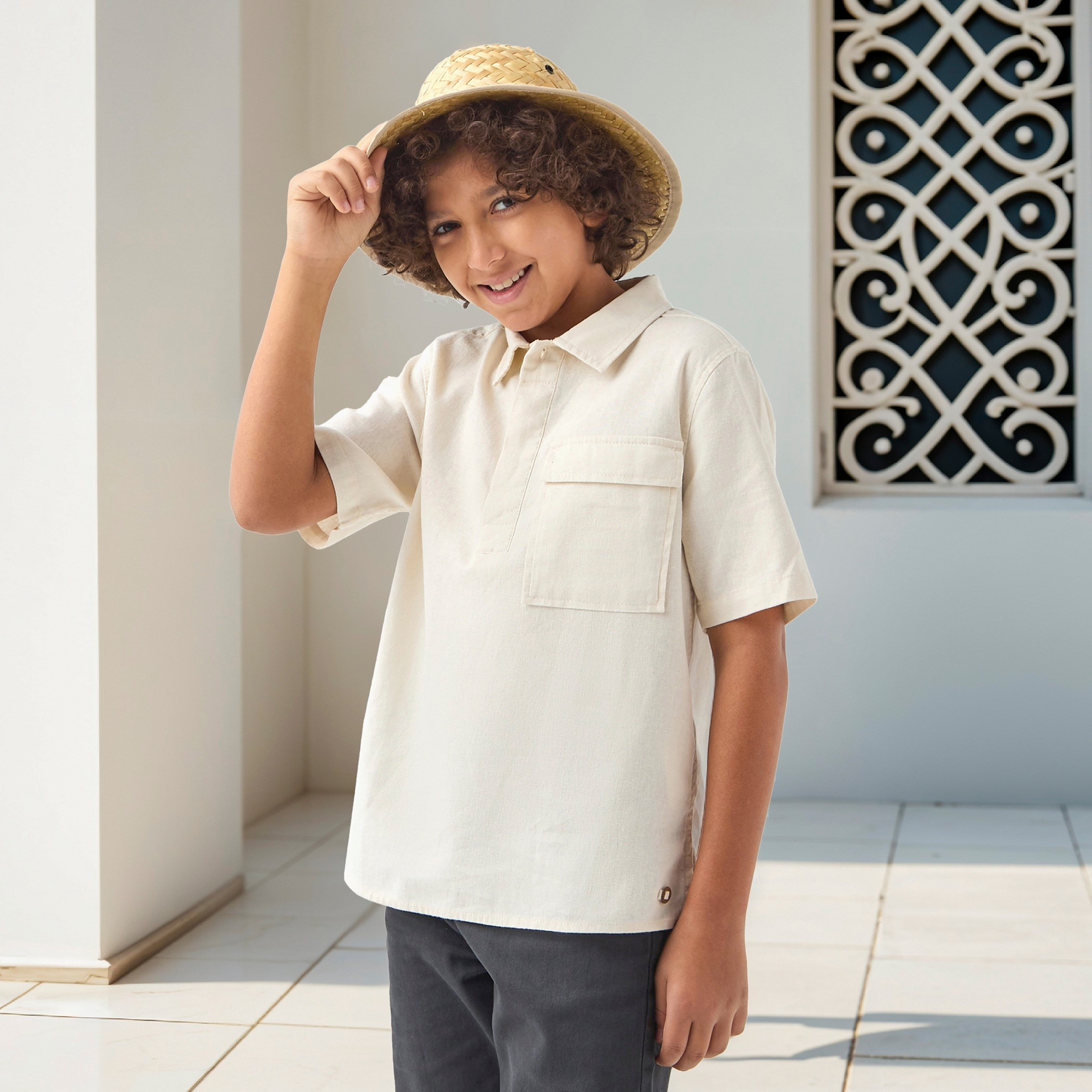 قميص كتان سادة بأزرار إغلاق وأكمام قصيرة-boys-clothing-shirts-image-6