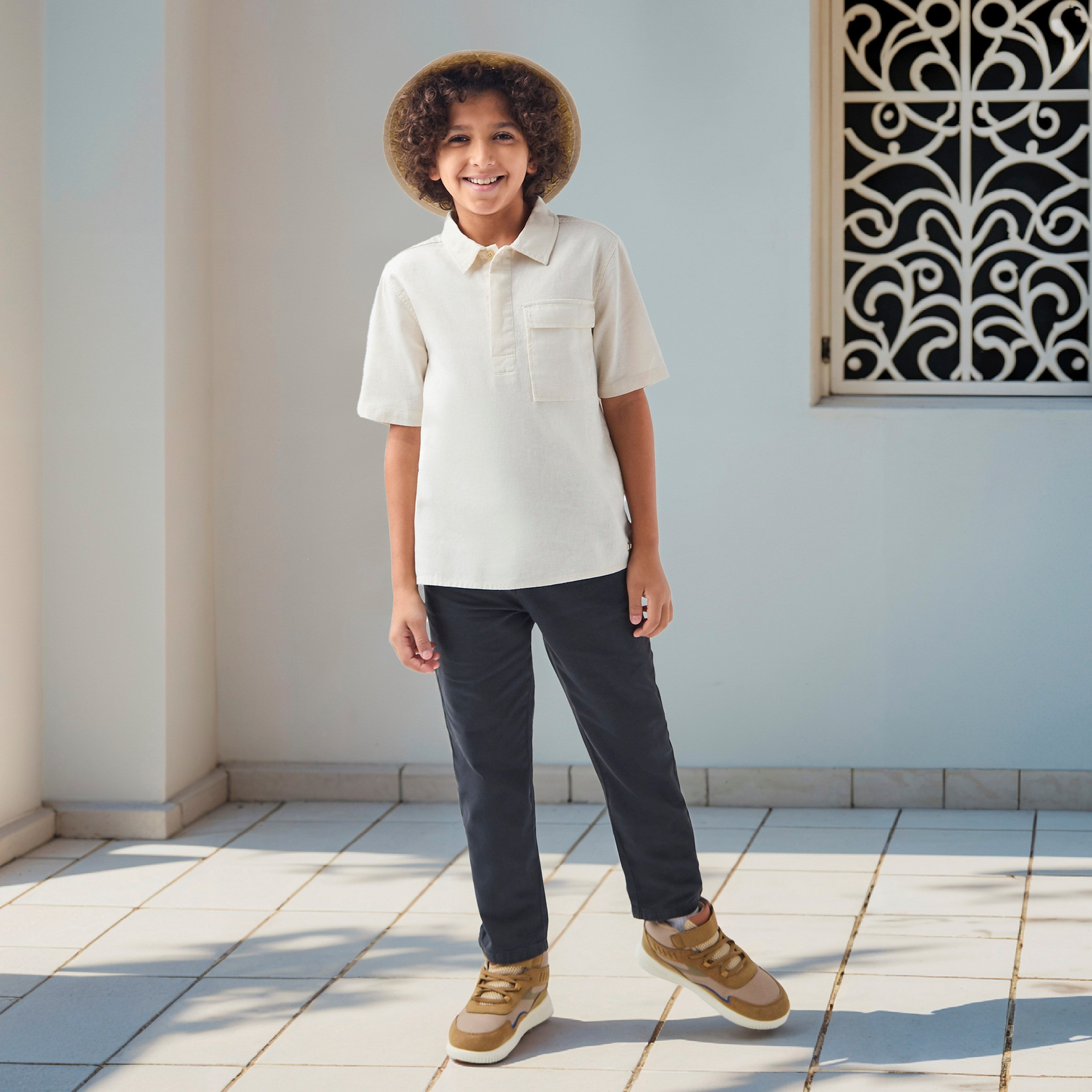 قميص كتان سادة بأزرار إغلاق وأكمام قصيرة-boys-clothing-shirts-image-4