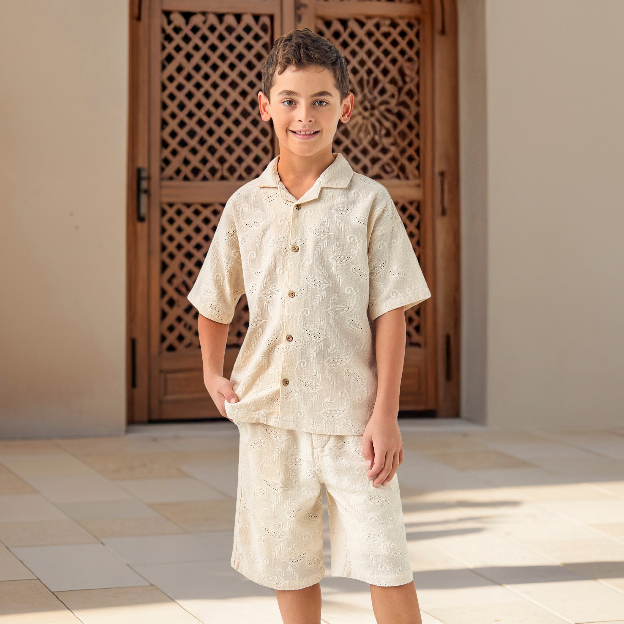 طقم شورت وقميص بياقة مطرّزة من إليجو-boys-clothing-setsandcoords-image-1