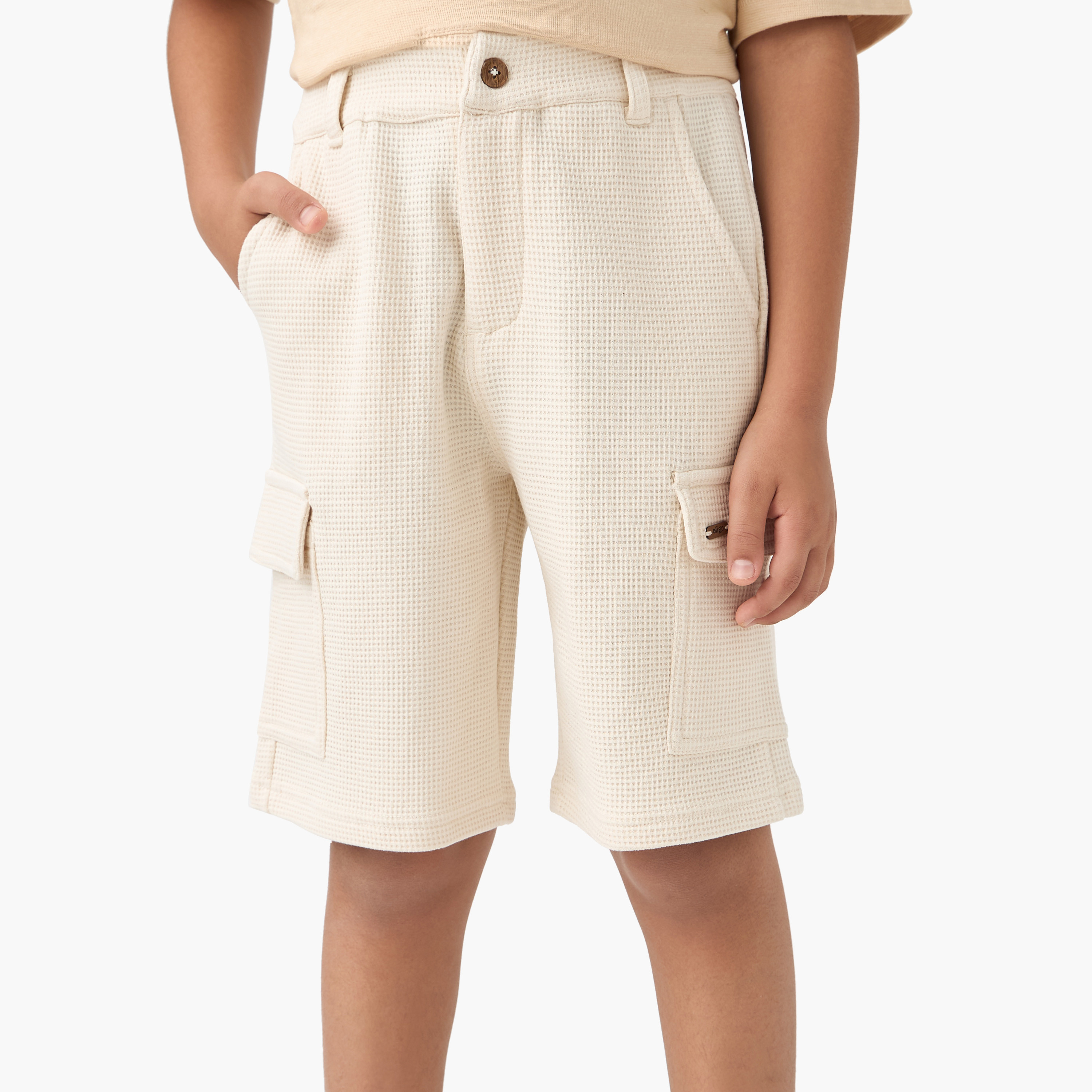طقم شورت وتيشيرت سادة بياقة هينلي-boys-clothing-setsandcoords-image-3
