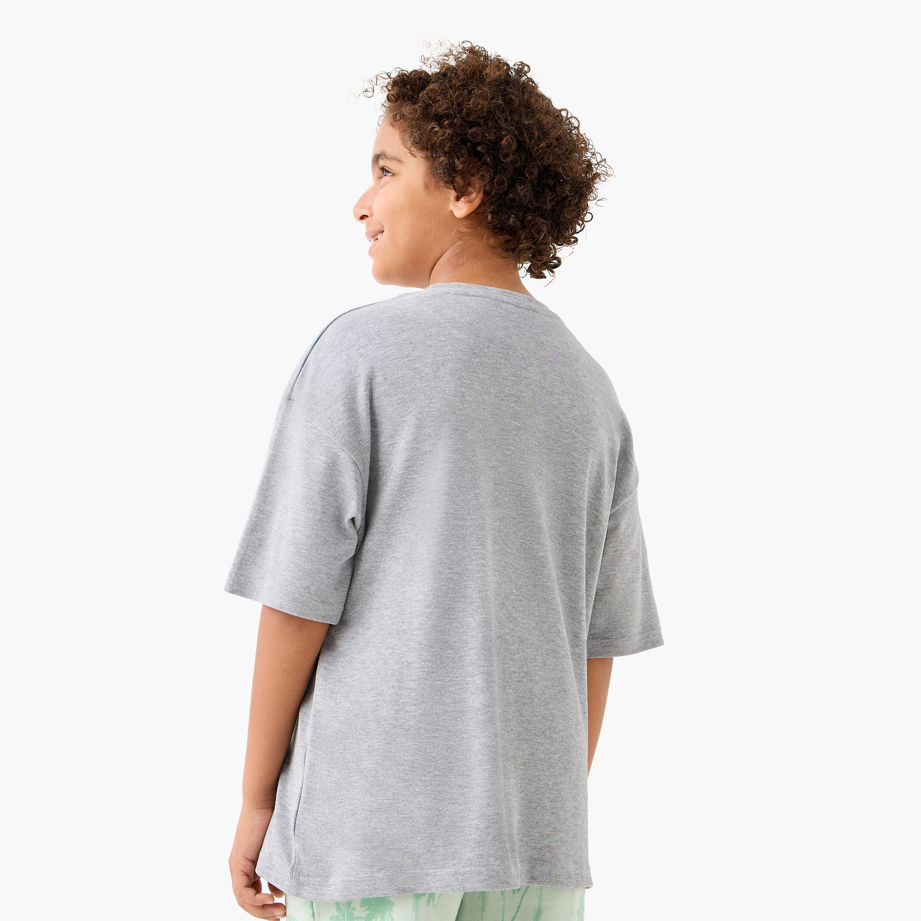 تيشيرت بأكمام قصيرة وتفاصيل شعار من لي كوبر-boys-clothing-tshirtsandpolos-image-3