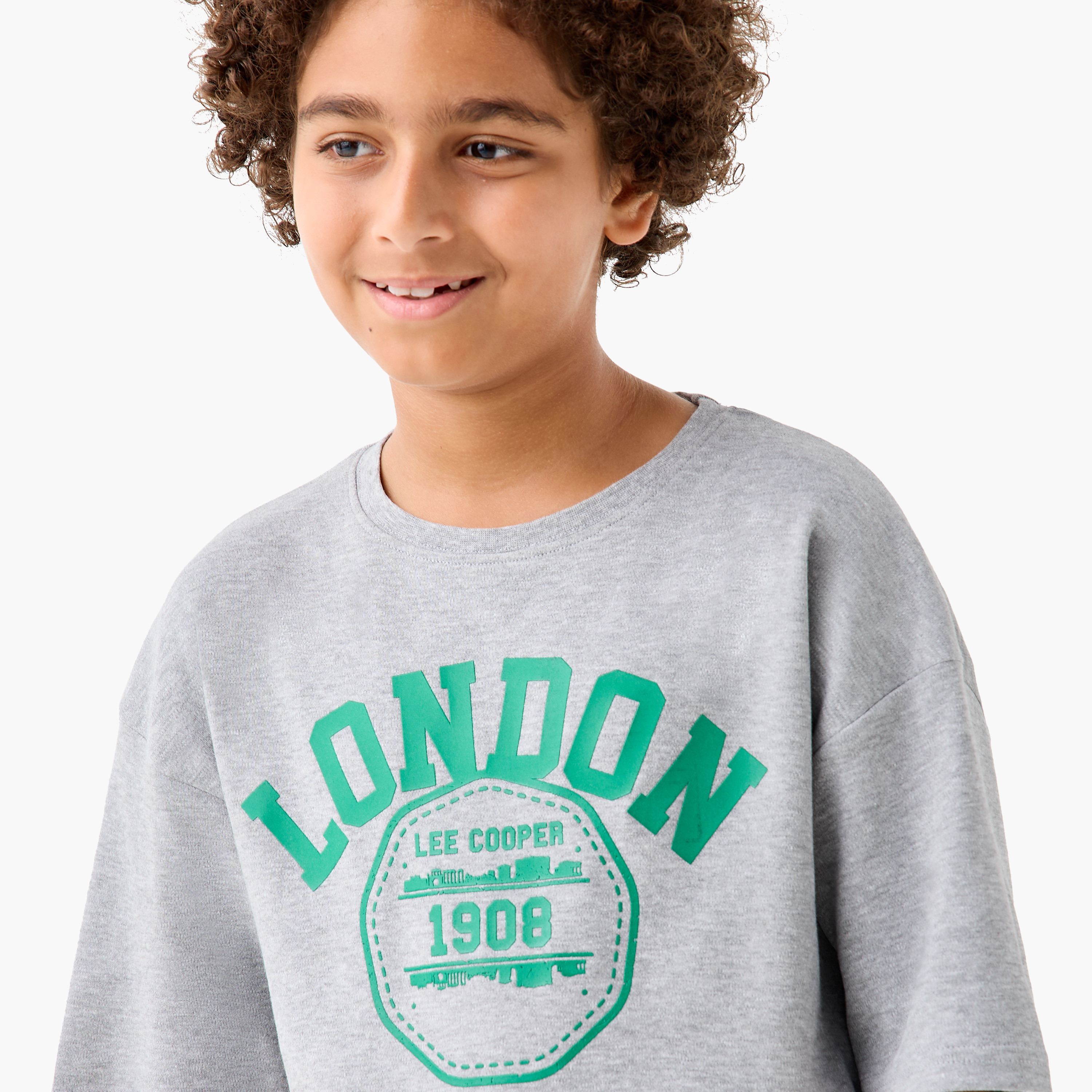 تيشيرت بأكمام قصيرة وتفاصيل شعار من لي كوبر-boys-clothing-tshirtsandpolos-image-4