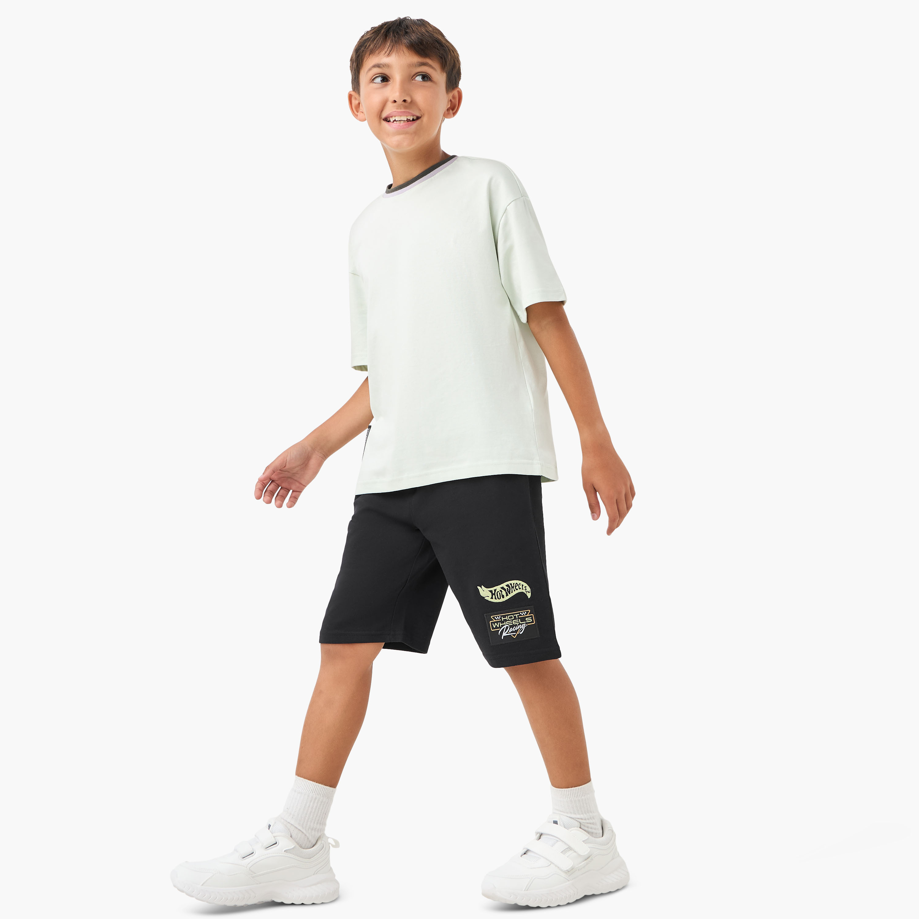 Hot Wheels Embroidered Shorts with Drawstring Closure and Pockets-boys-clothing-bottoms-shorts-image-2