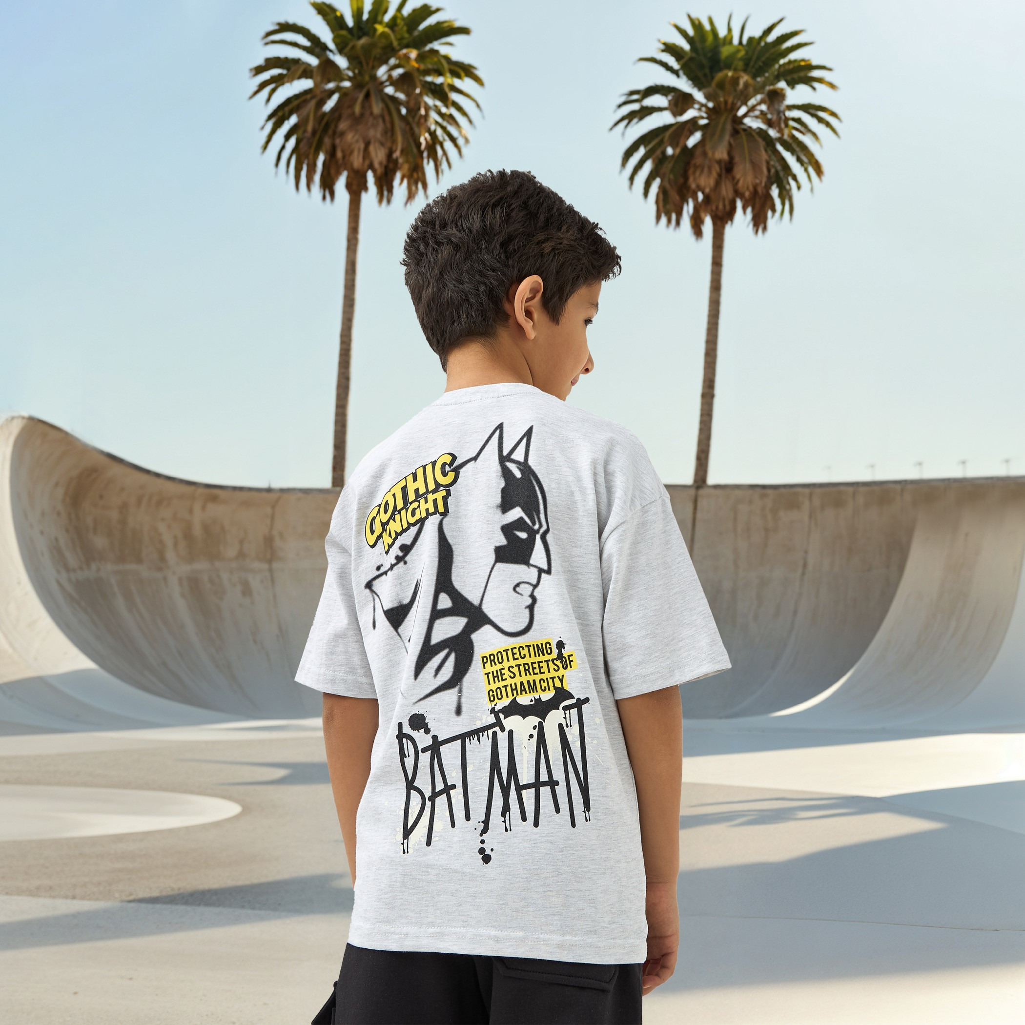 تيشيرت بياقة ضيقة وطبعات باتمان وأكمام قصيرة-boys-clothing-tshirtsandpolos-image-1