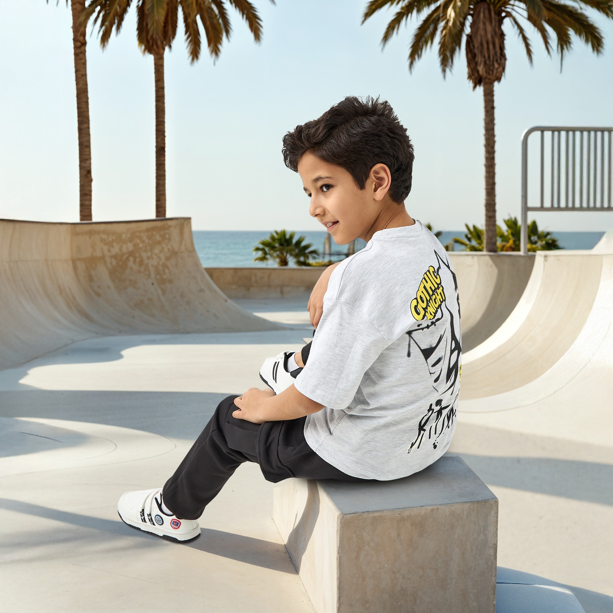 تيشيرت بياقة ضيقة وطبعات باتمان وأكمام قصيرة-boys-clothing-tshirtsandpolos-image-2