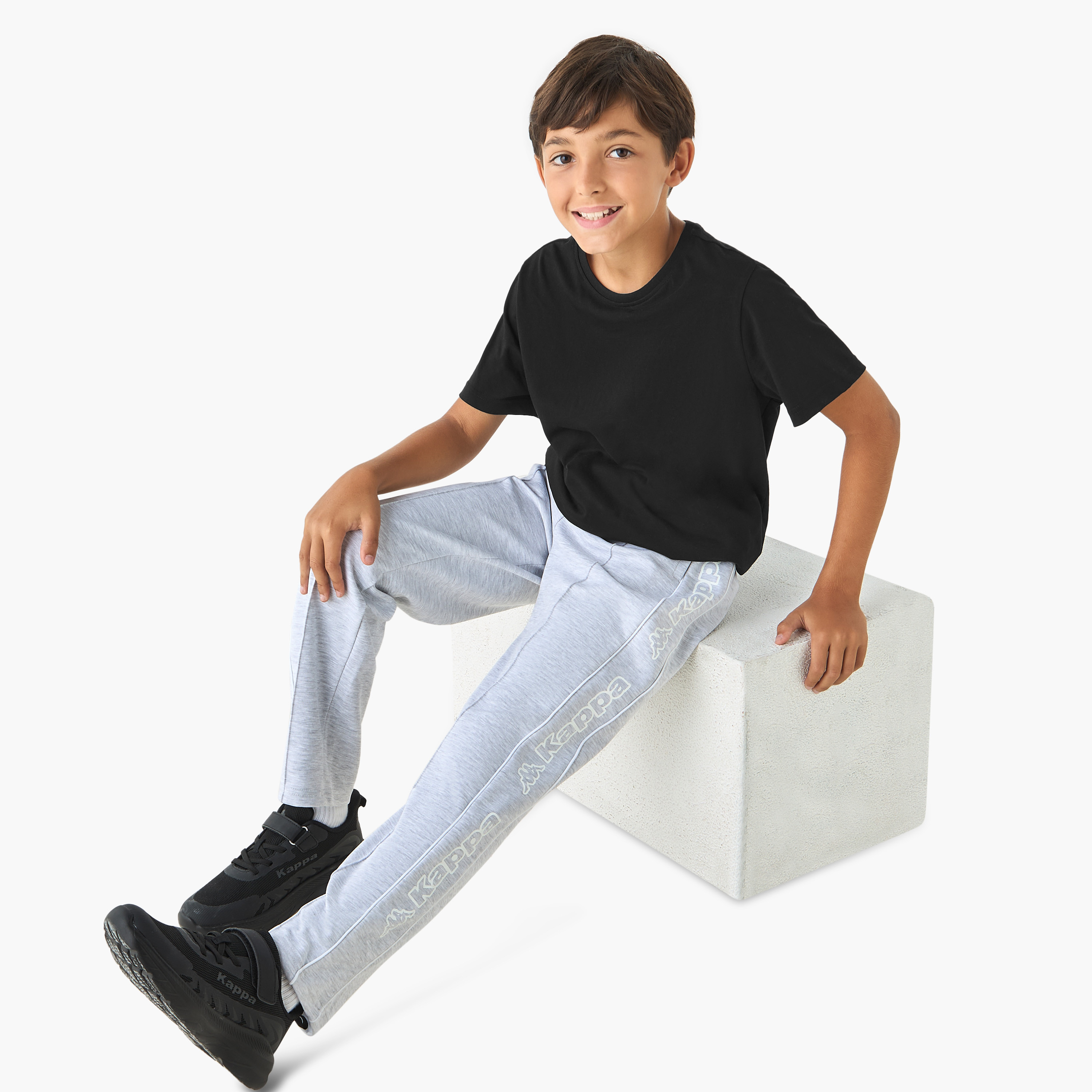 بنطلون رياضي سادة برباط إغلاق وجيوب من كاپا-boys-clothing-bottoms-joggersandtrackpants-image-4