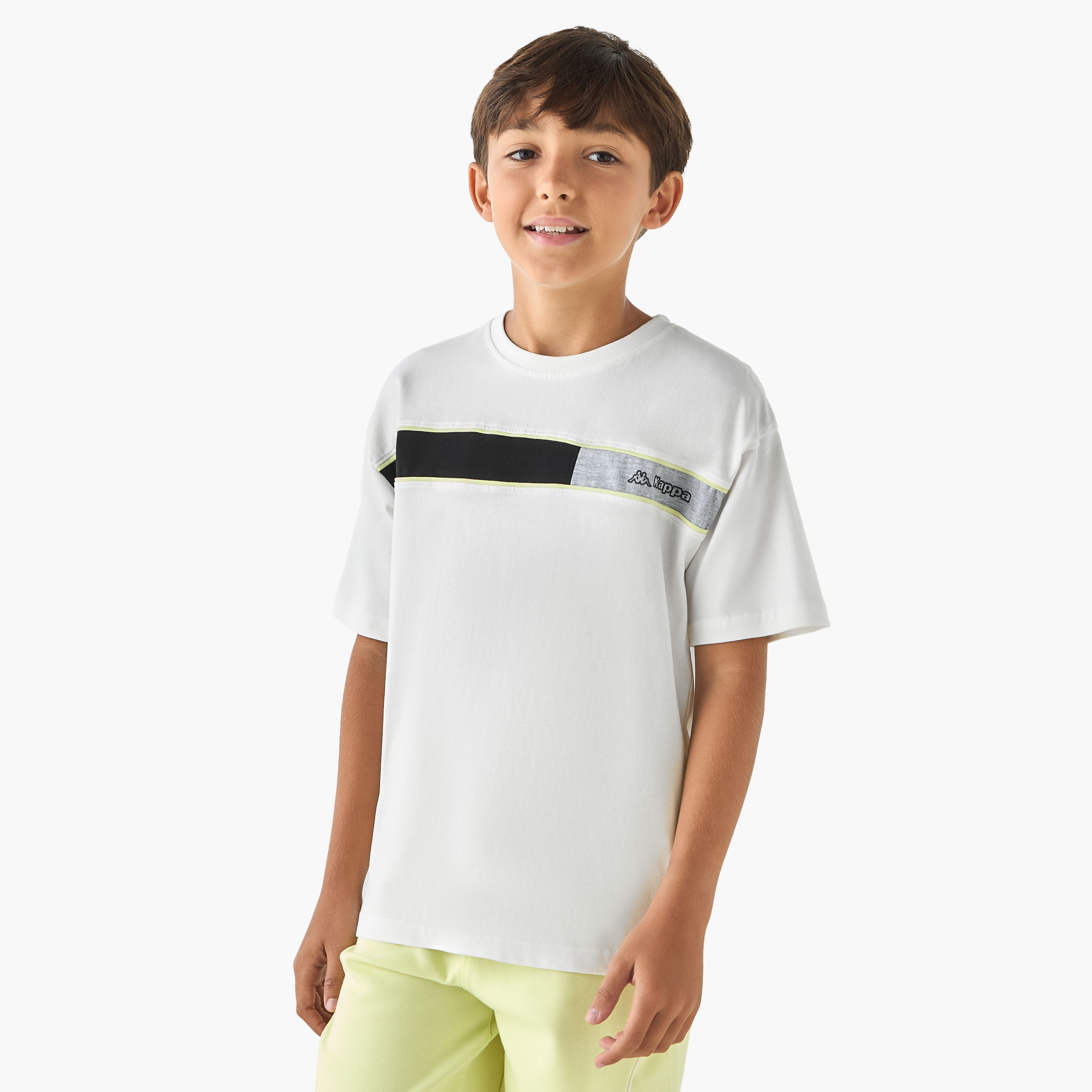 طقم تيشيرت بشعار وشورت من كابا-boys-clothing-sportswear-sets-image-2