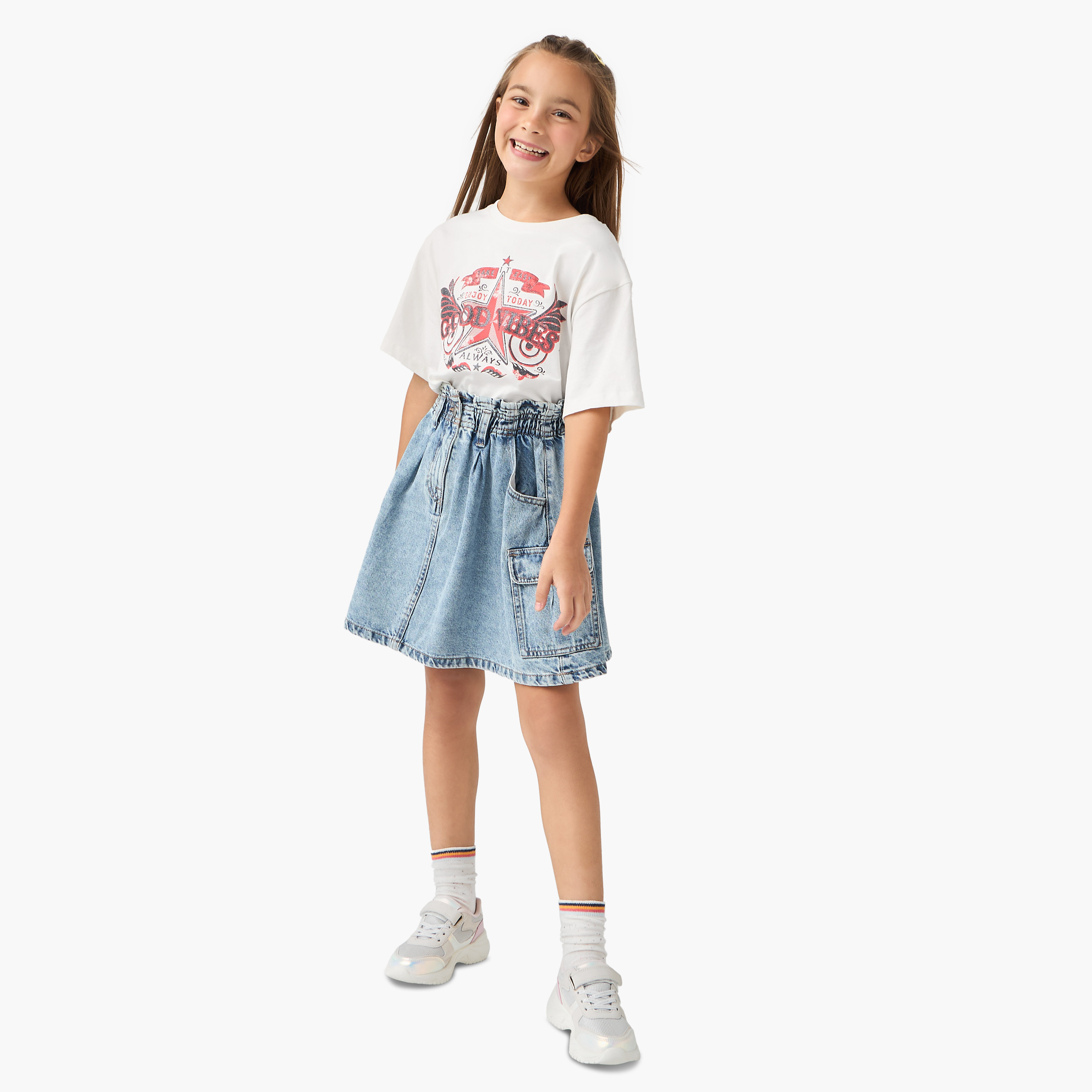Juniors Graphic Print Crew Neck T-shirt with Short Sleeves-girls-clothing-tshirts-image-2