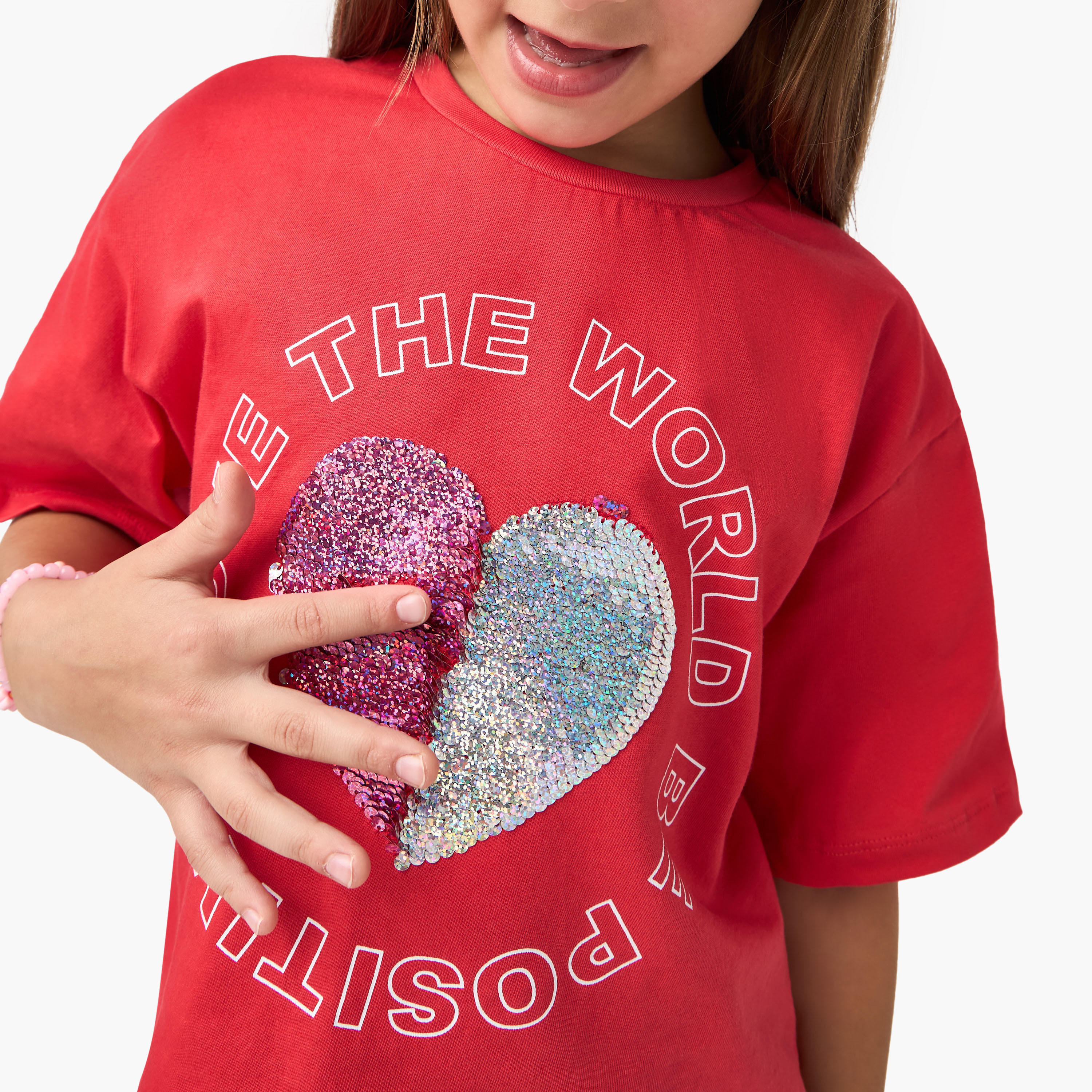تيشيرت جونيورز بياقة دائرية مزين بترتر على شكل قلب-girls-clothing-tshirts-image-4