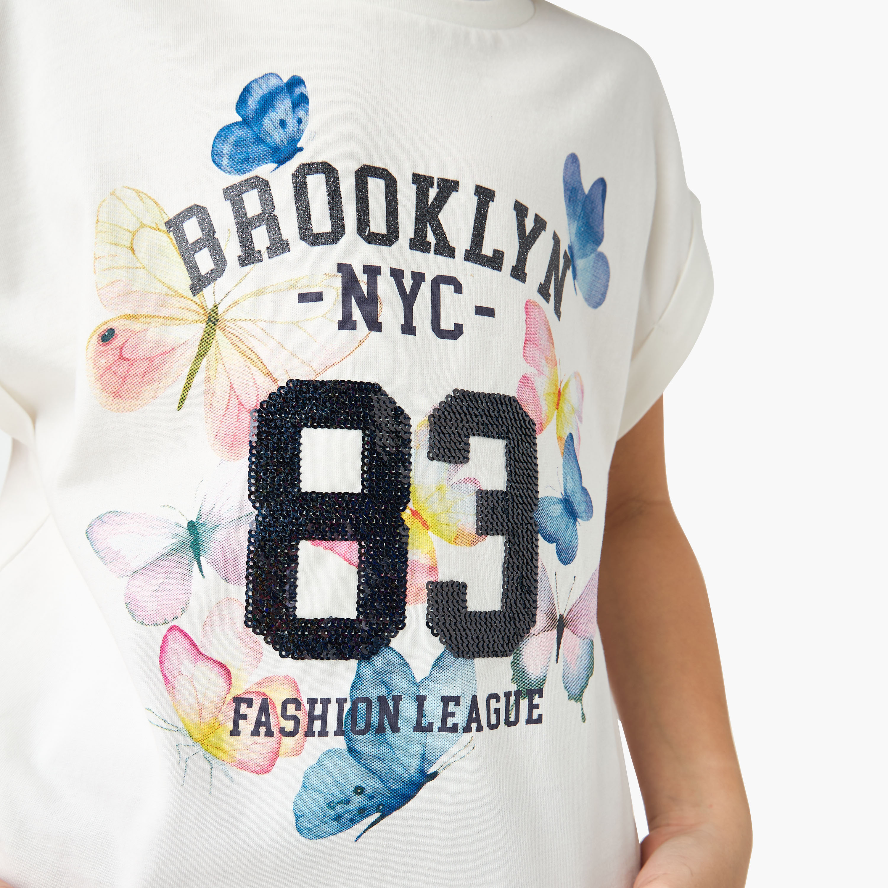 Juniors Graphic Print Crew Neck T-shirt with Extended Sleeves-girls-clothing-tshirts-image-4