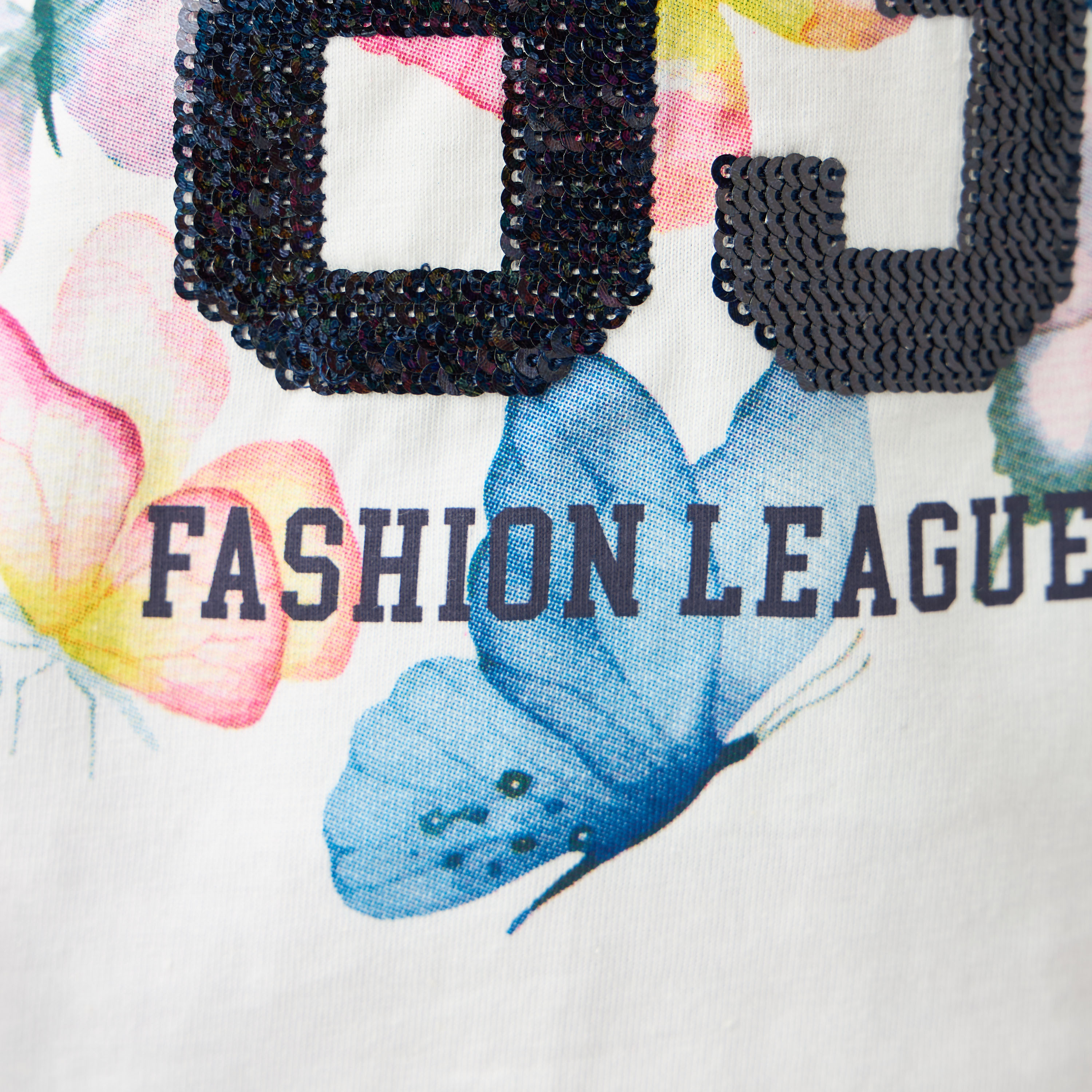 Juniors Graphic Print Crew Neck T-shirt with Extended Sleeves-girls-clothing-tshirts-image-5