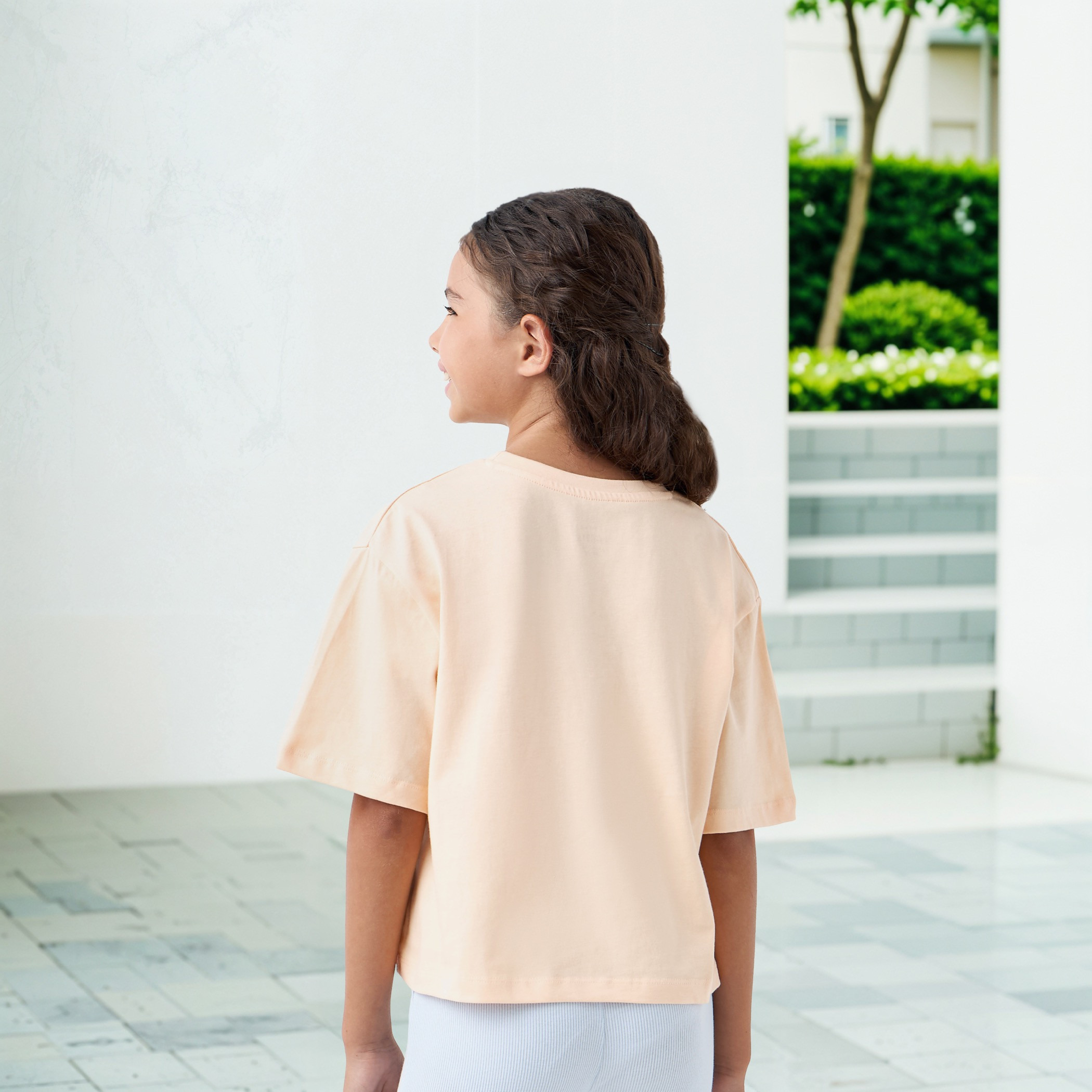 تيشيرت بياقة ضيقة وأكمام قصيرة وطبعات من جونيورز-girls-clothing-tshirts-image-3