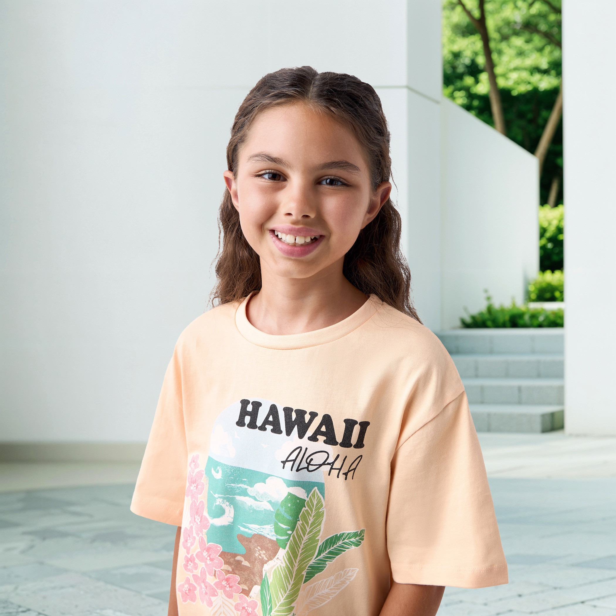 تيشيرت بياقة ضيقة وأكمام قصيرة وطبعات من جونيورز-girls-clothing-tshirts-image-2