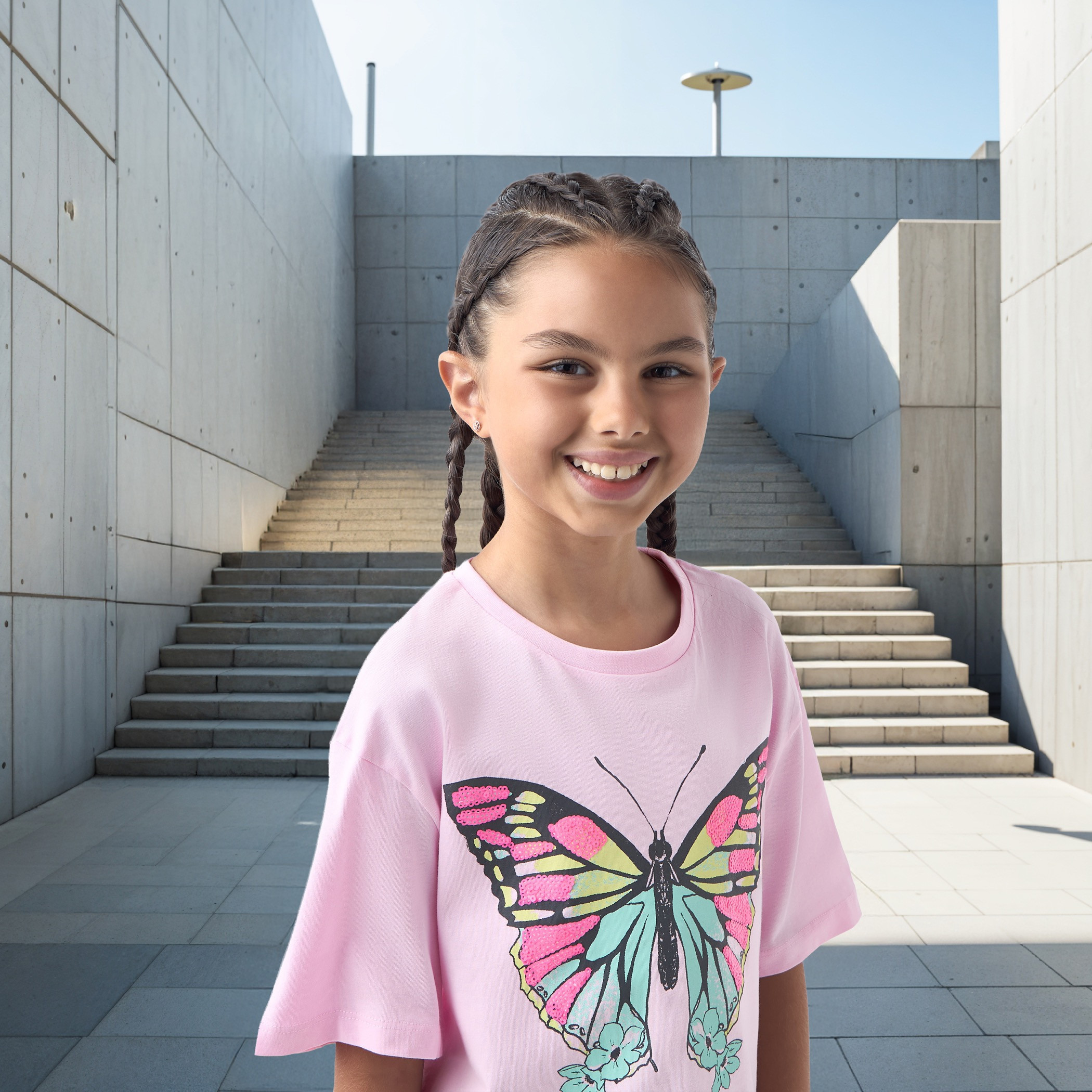 Juniors Butterfly Print T-shirt with Crew Neck and Short Sleeves-girls-clothing-tshirts-image-4