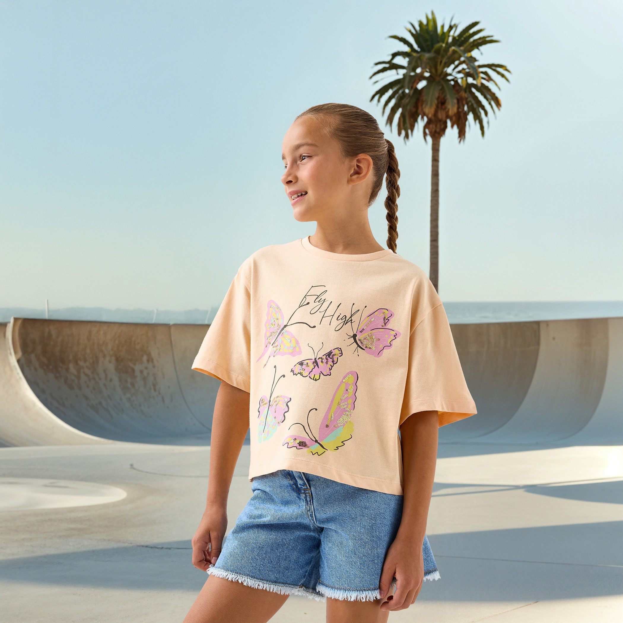 Juniors Butterfly Print T-shirt with Short Sleeves-girls-clothing-tshirts-image-1