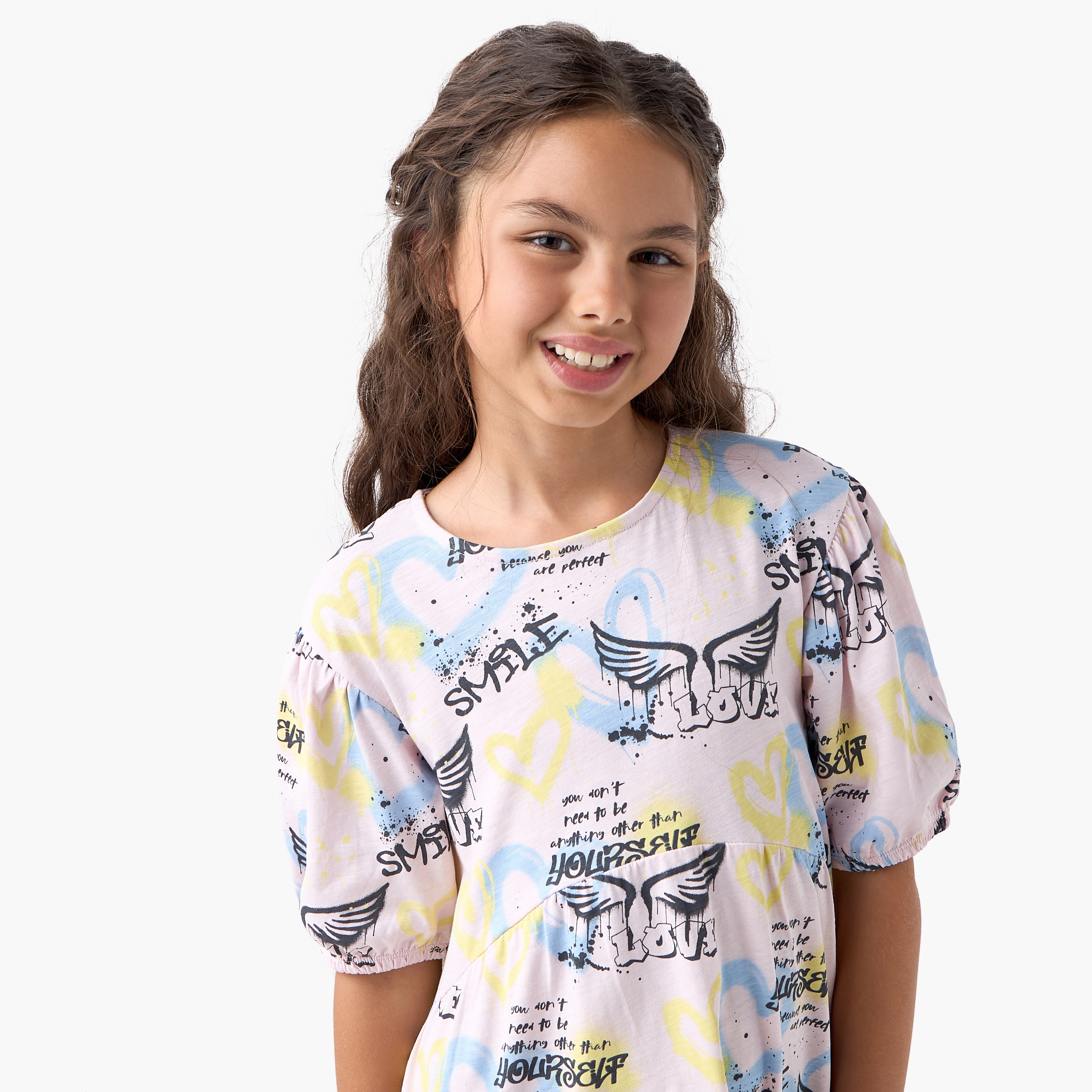 فستان بياقة مستديرة وخصر منسدل وطبعات من جونيورز-girls-clothing-dressesandjumpsuits-image-4