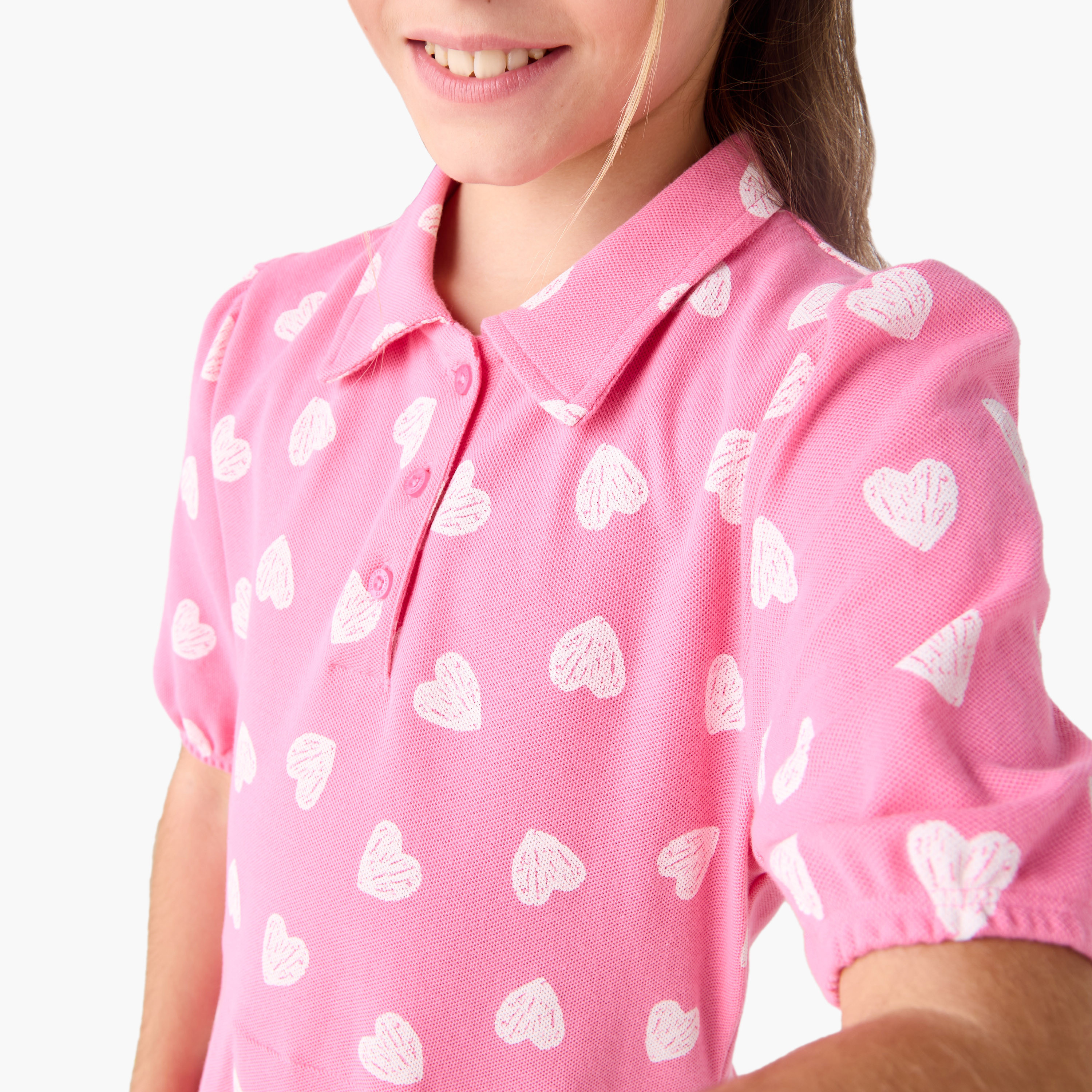 فستان بولو بأكمام قصيرة وطبعات قلوب من جونيورز-girls-clothing-dressesandjumpsuits-image-4