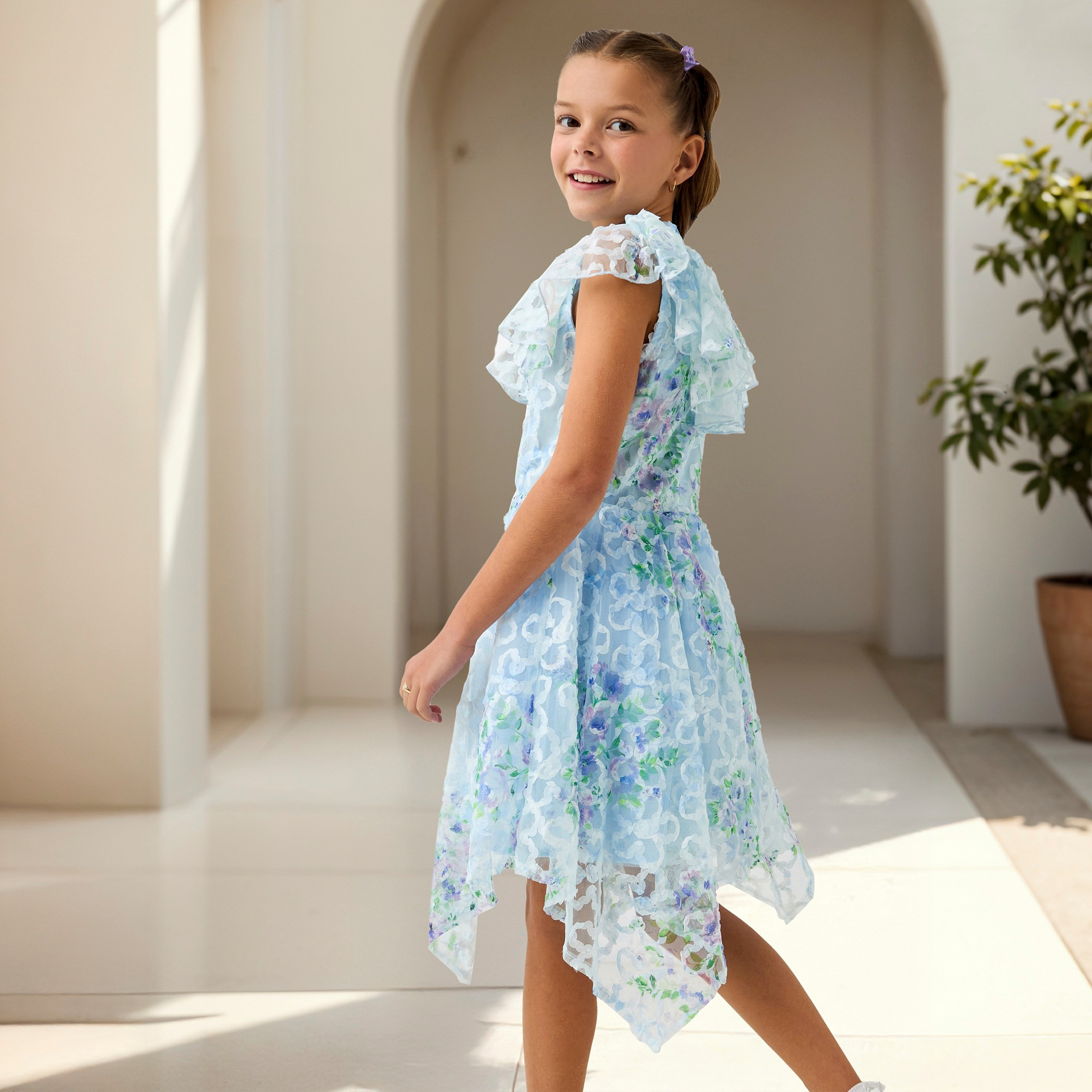 فستان دون أكمام بطبعات وطول غير متساوي من جونيورز-girls-clothing-dressesandjumpsuits-image-5