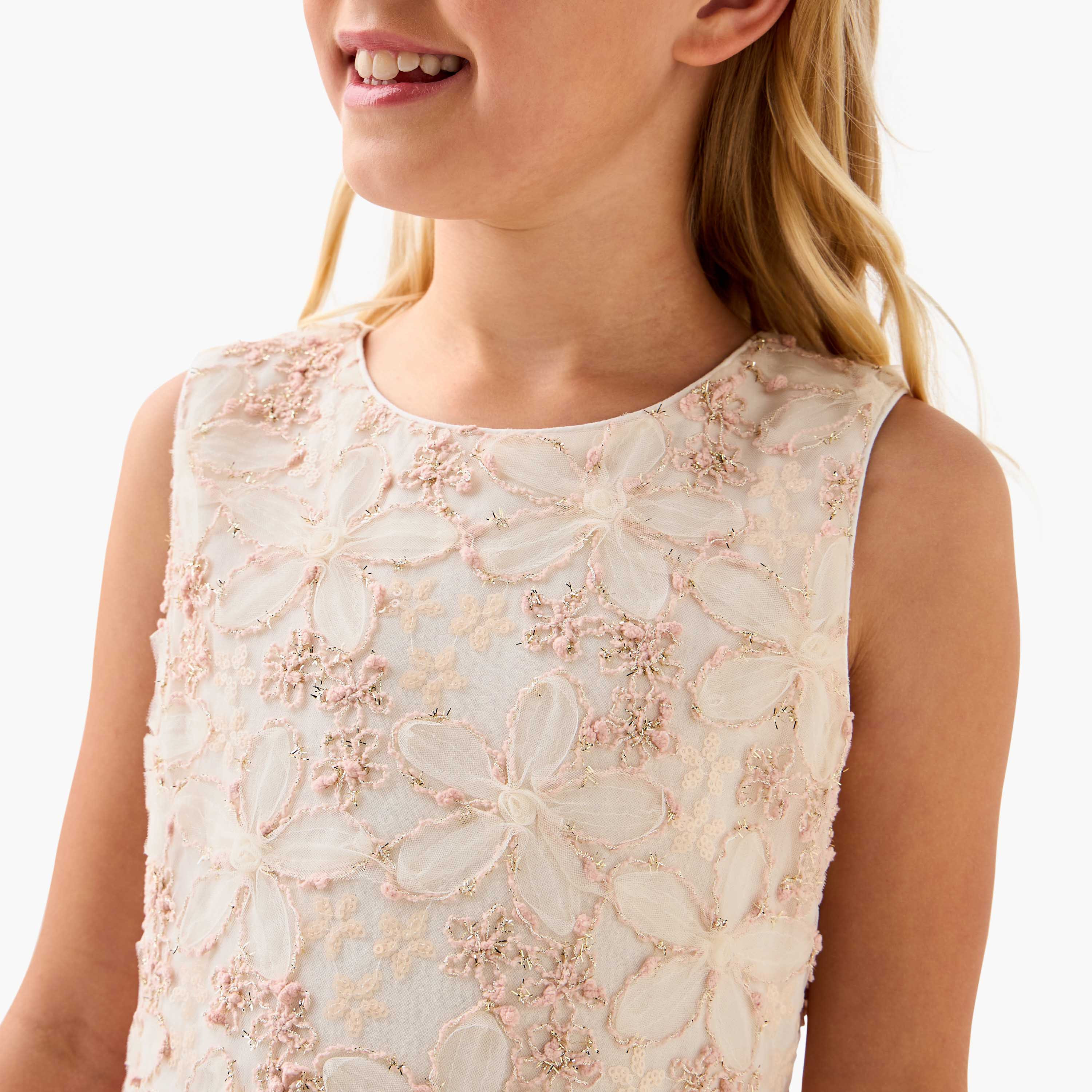فستان بدون أكمام مزين بتفاصيل كشكش من جونيورز-girls-clothing-dressesandjumpsuits-image-4