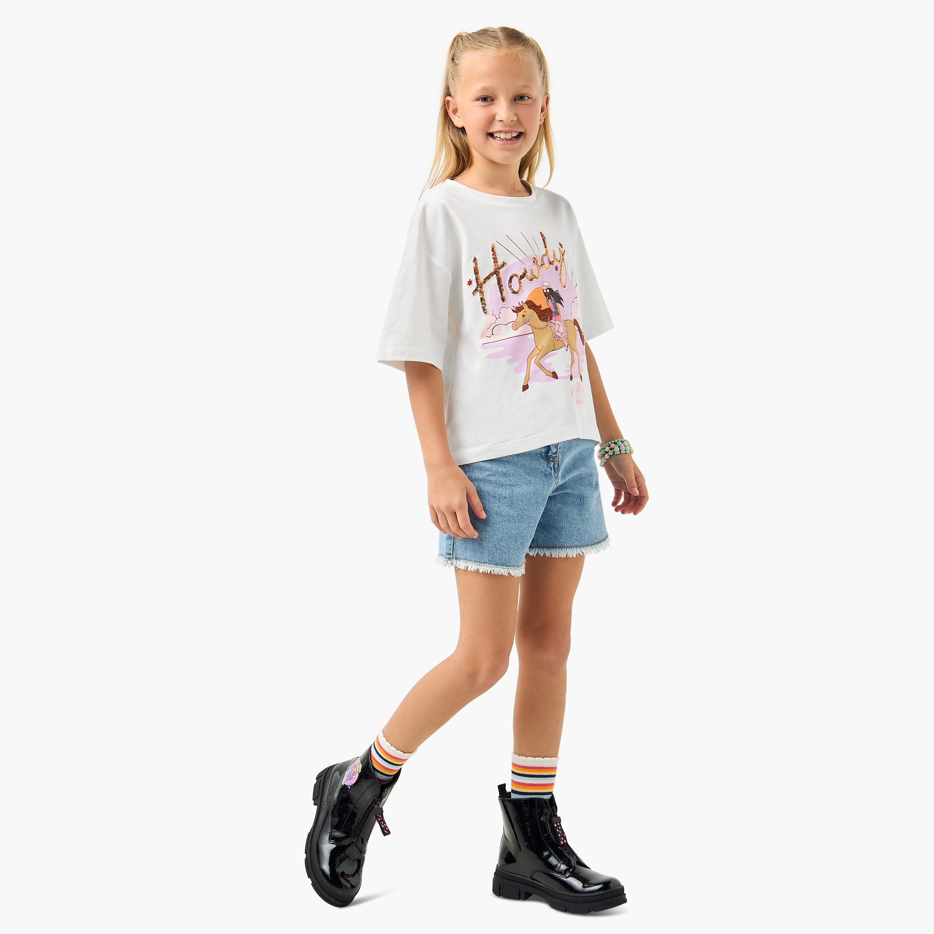 تيشيرت بطبعات وأكمام قصيرة وتفاصيل ترتر من باربي-girls-clothing-tshirts-image-2