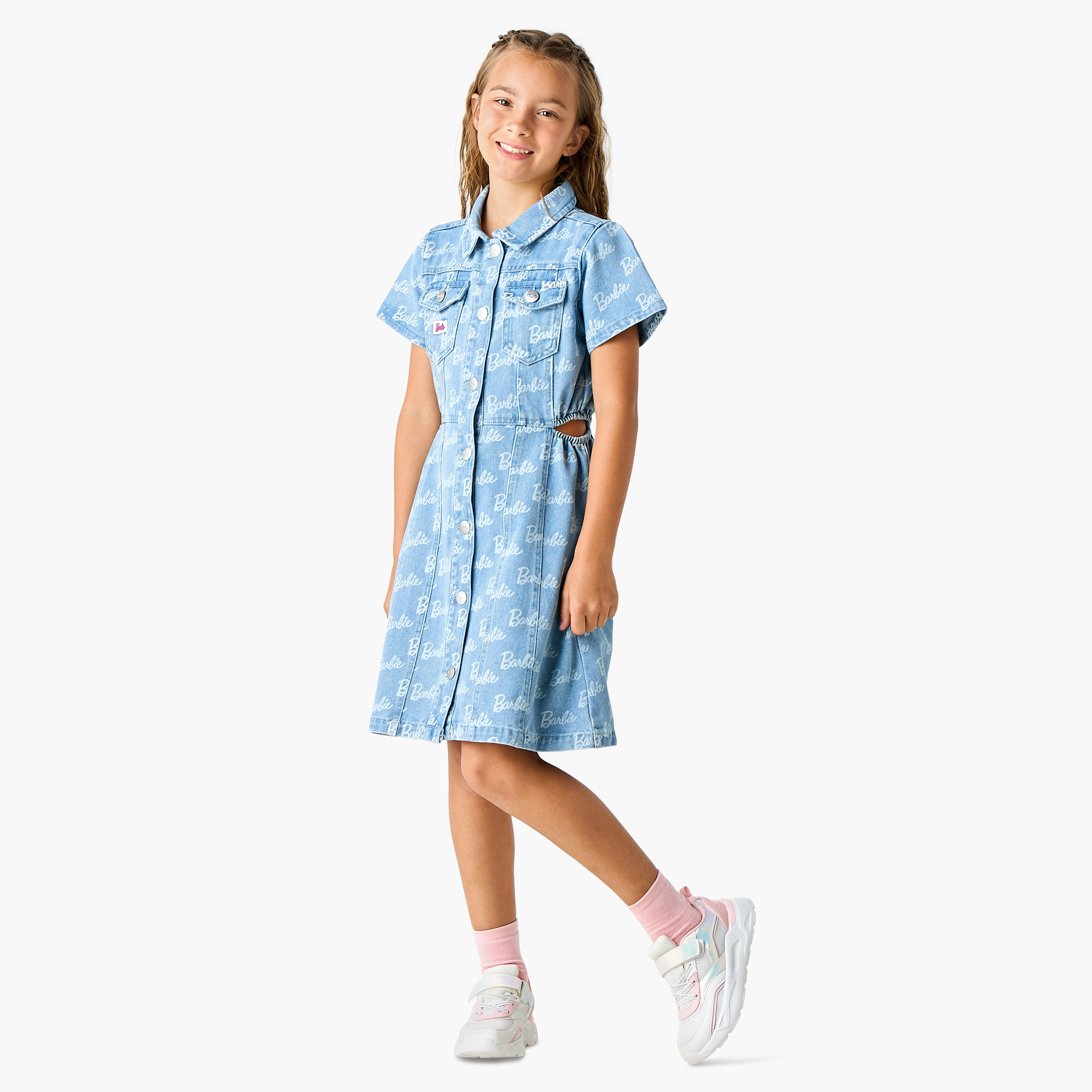 فستان قميص بطبعات باربي وزر إغلاق وجيوب-girls-clothing-dressesandjumpsuits-image-2