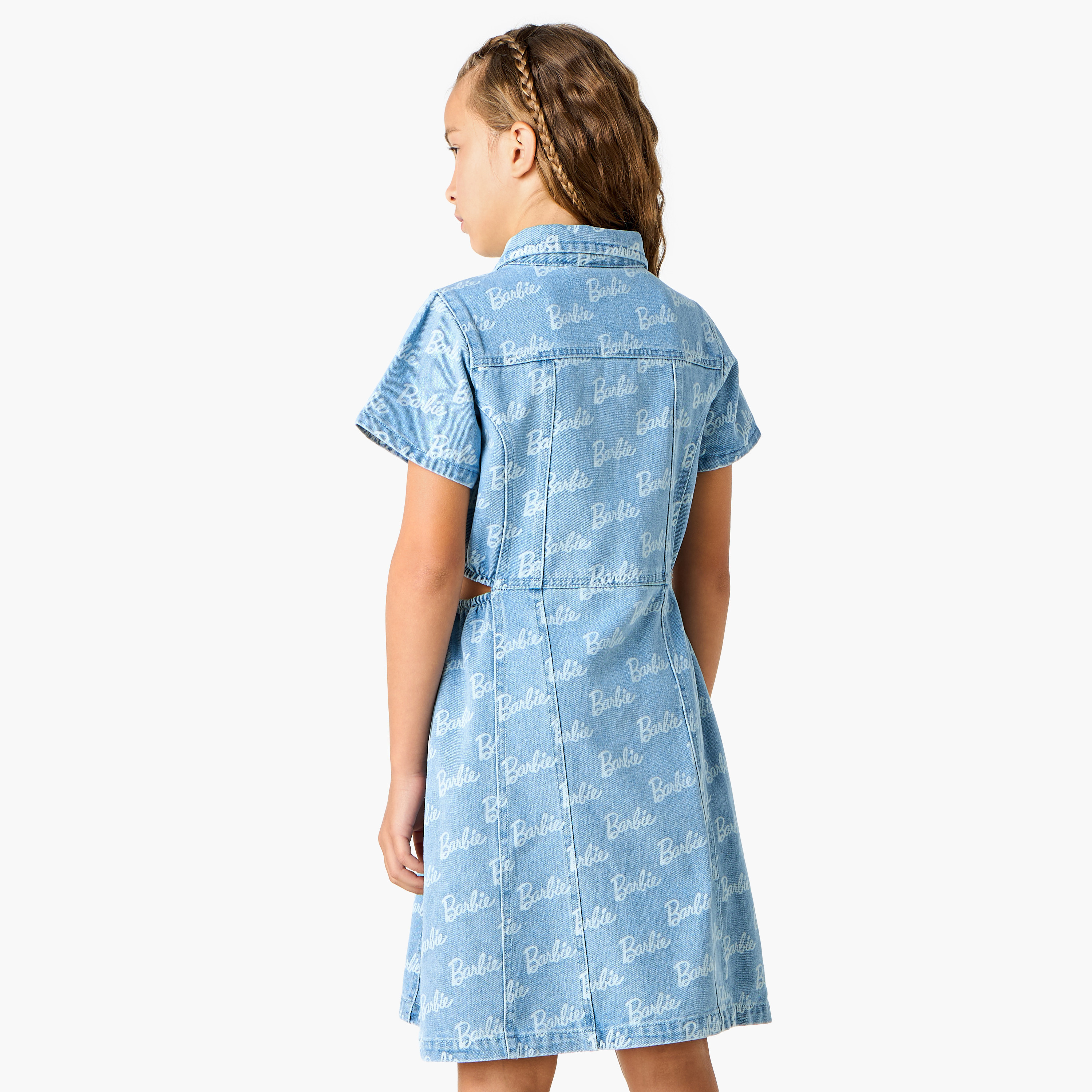 فستان قميص بطبعات باربي وزر إغلاق وجيوب-girls-clothing-dressesandjumpsuits-image-3