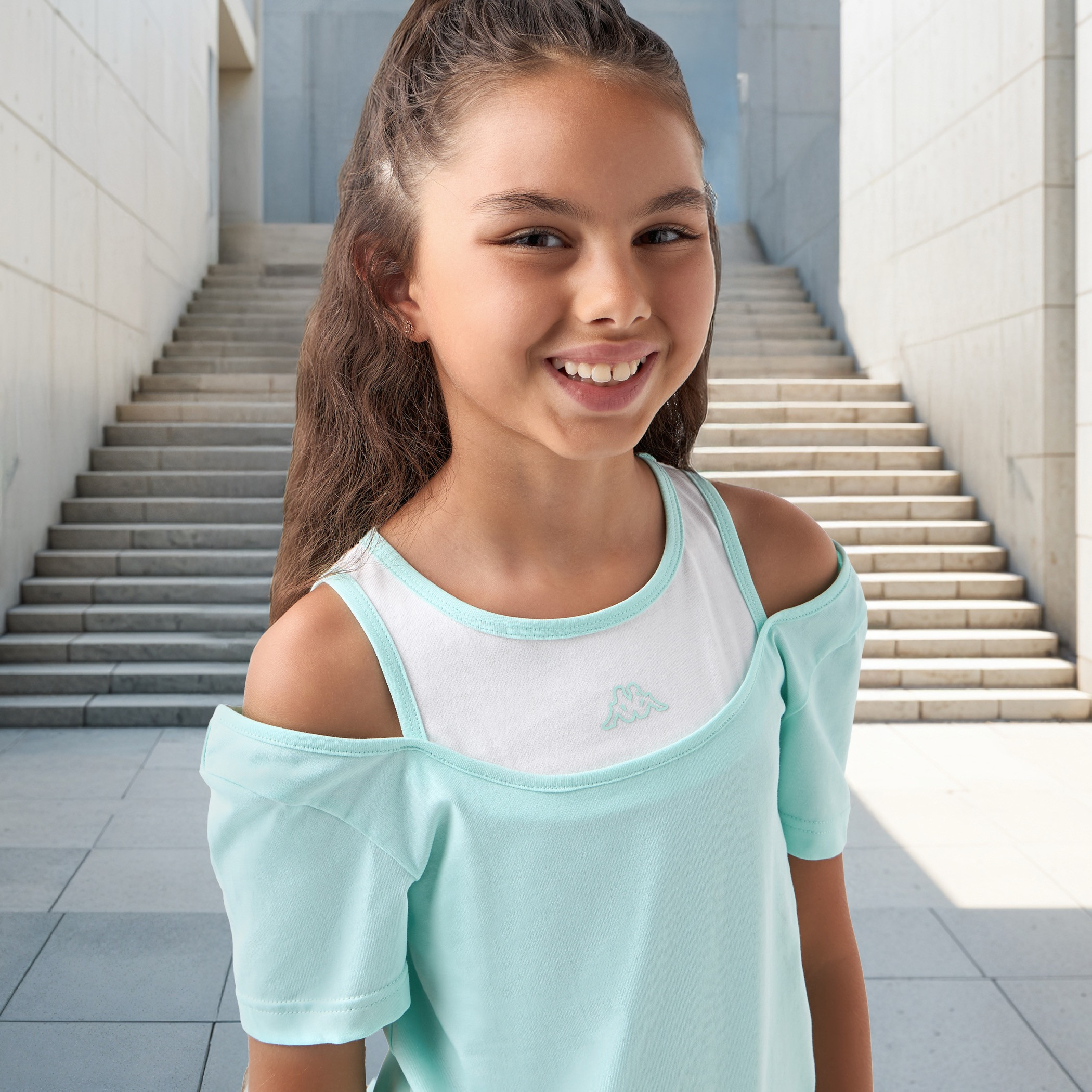 تيشيرت بأكمام قصيرة وأكتاف منسدلة من كابا-sports-girls-clothing-tops-image-2