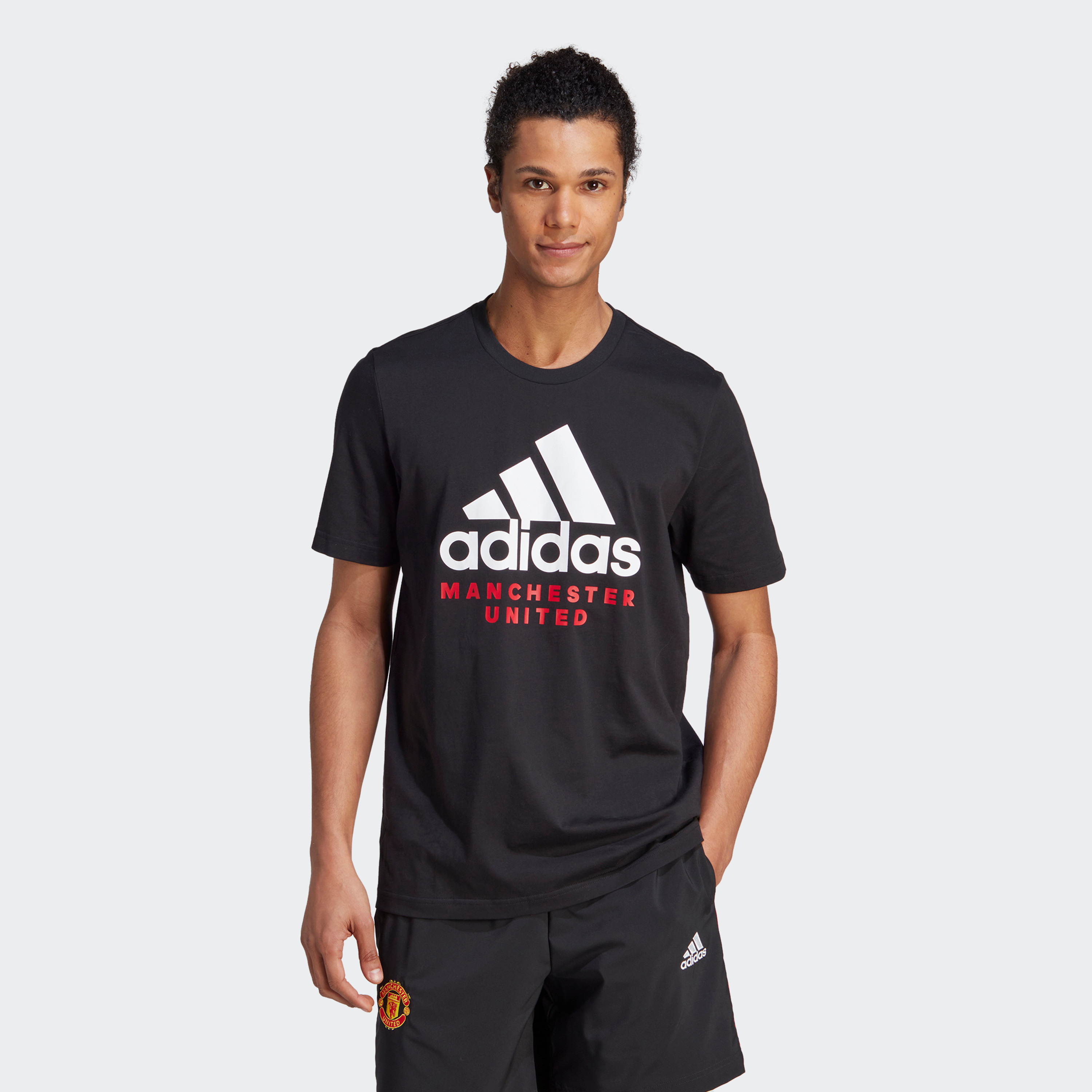 اديداس تي شيرت مانشستر يونايتد دي ان ايه جرافيك للرجال من اديداس | او اي-men-clothing-sportswearandactivewear-tshirtsandpolos-image-1
