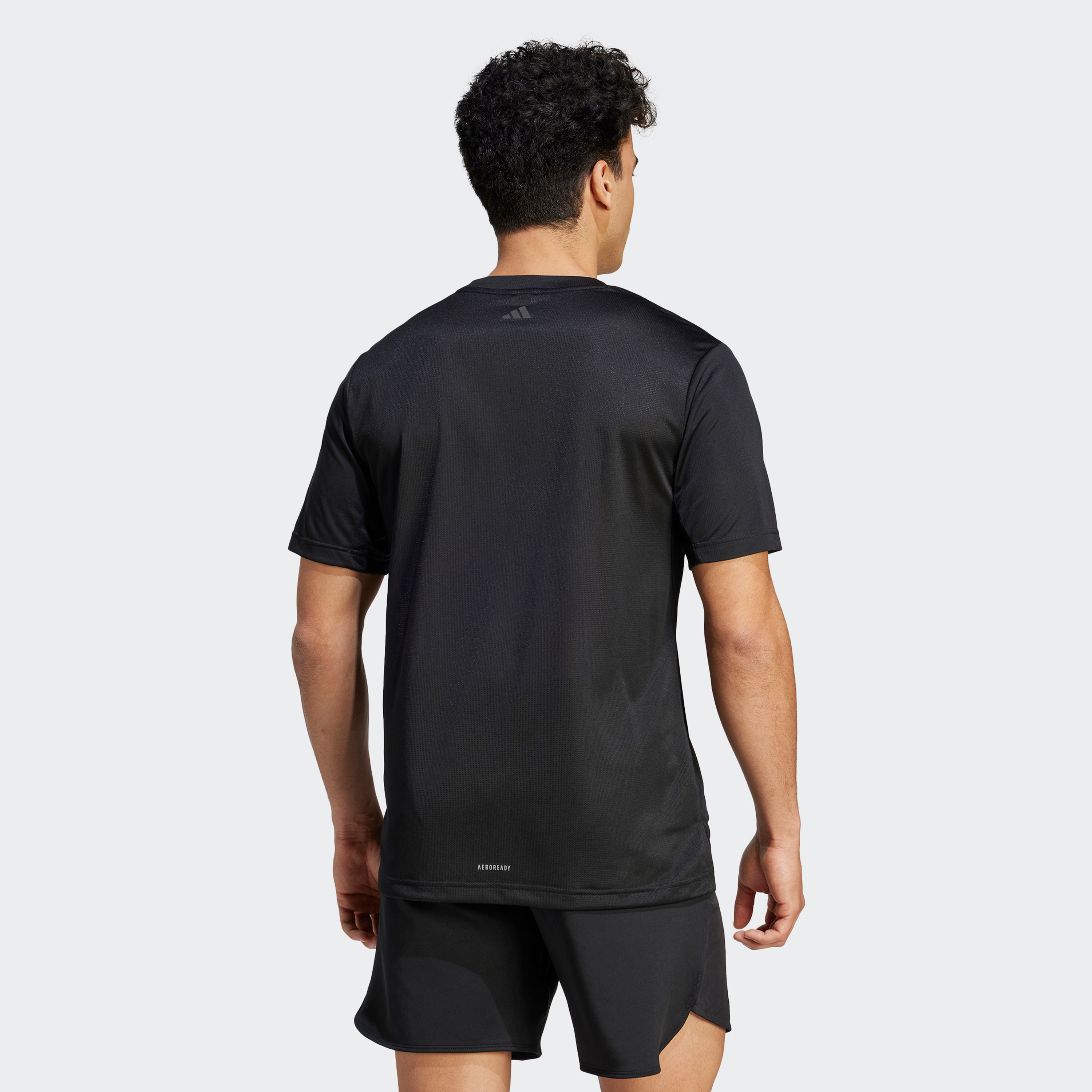 تي شيرت للتدريب أتش اي اي تي الجرافيك سلوجان للرجال من اديداس | او اي-men-clothing-sportswearandactivewear-tshirtsandpolos-image-4