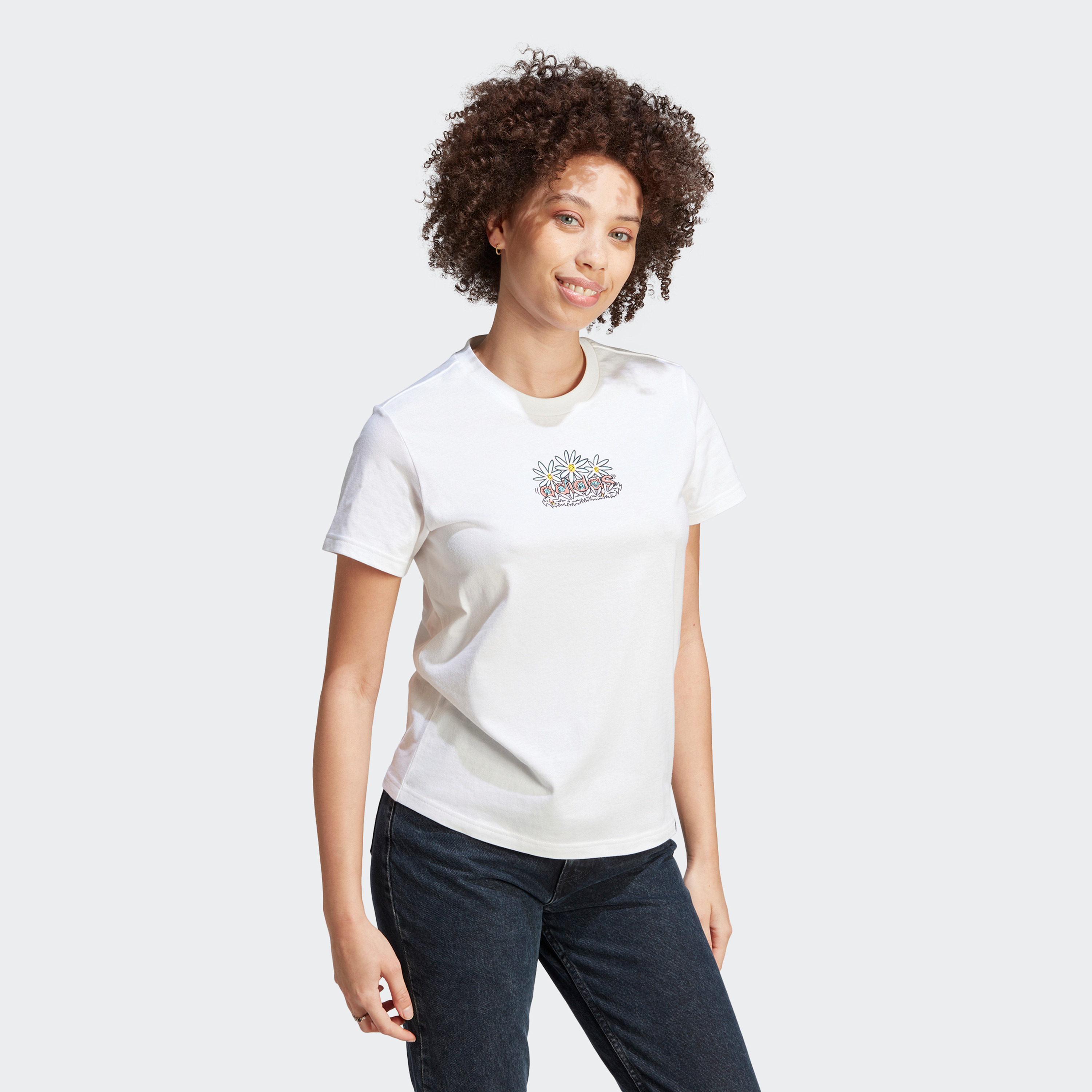 تيشيرت للنساء يتميز برسومات دودل من اديداس | او اي-women-clothing-tshirts-image-2