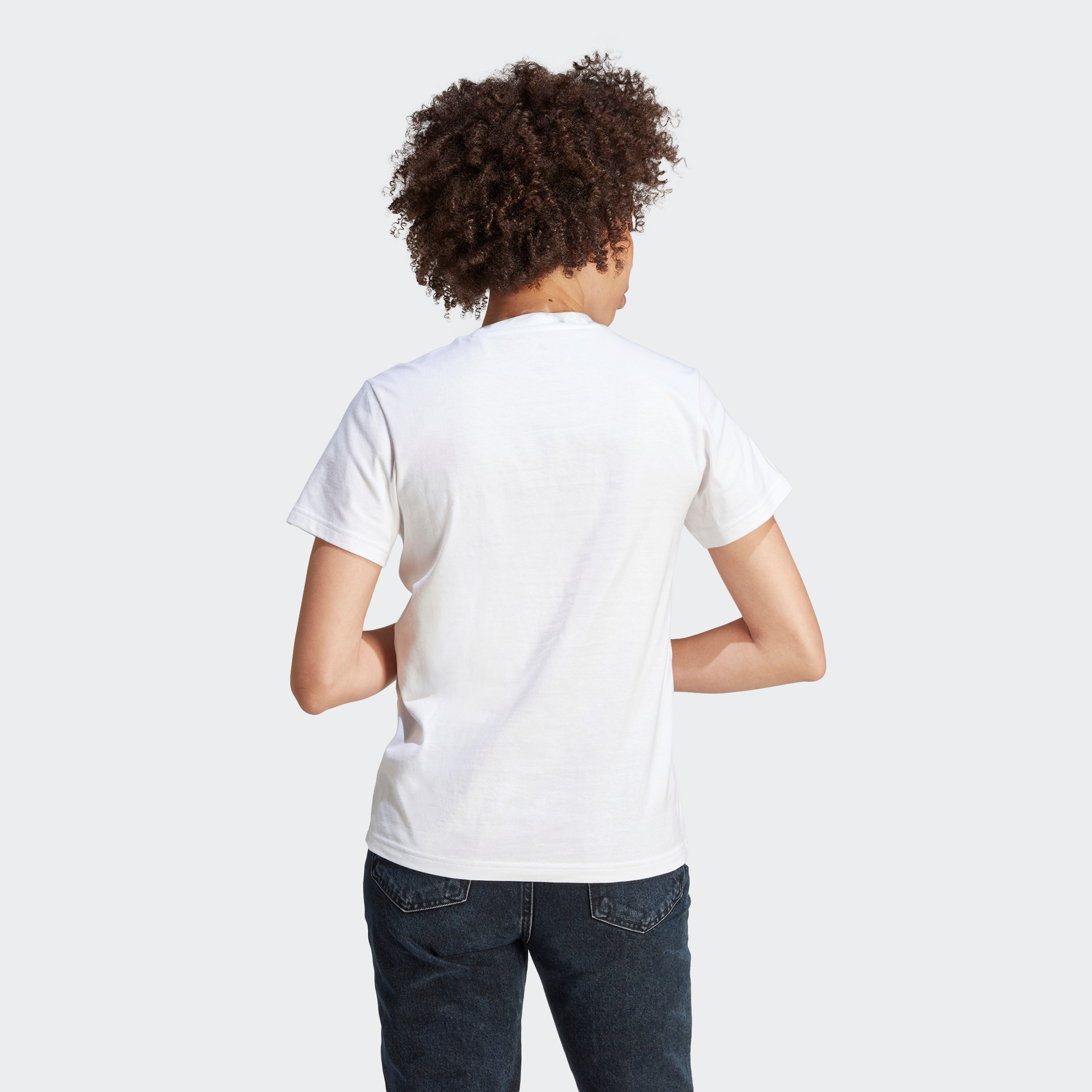تيشيرت للنساء يتميز برسومات دودل من اديداس | او اي-women-clothing-tshirts-image-4