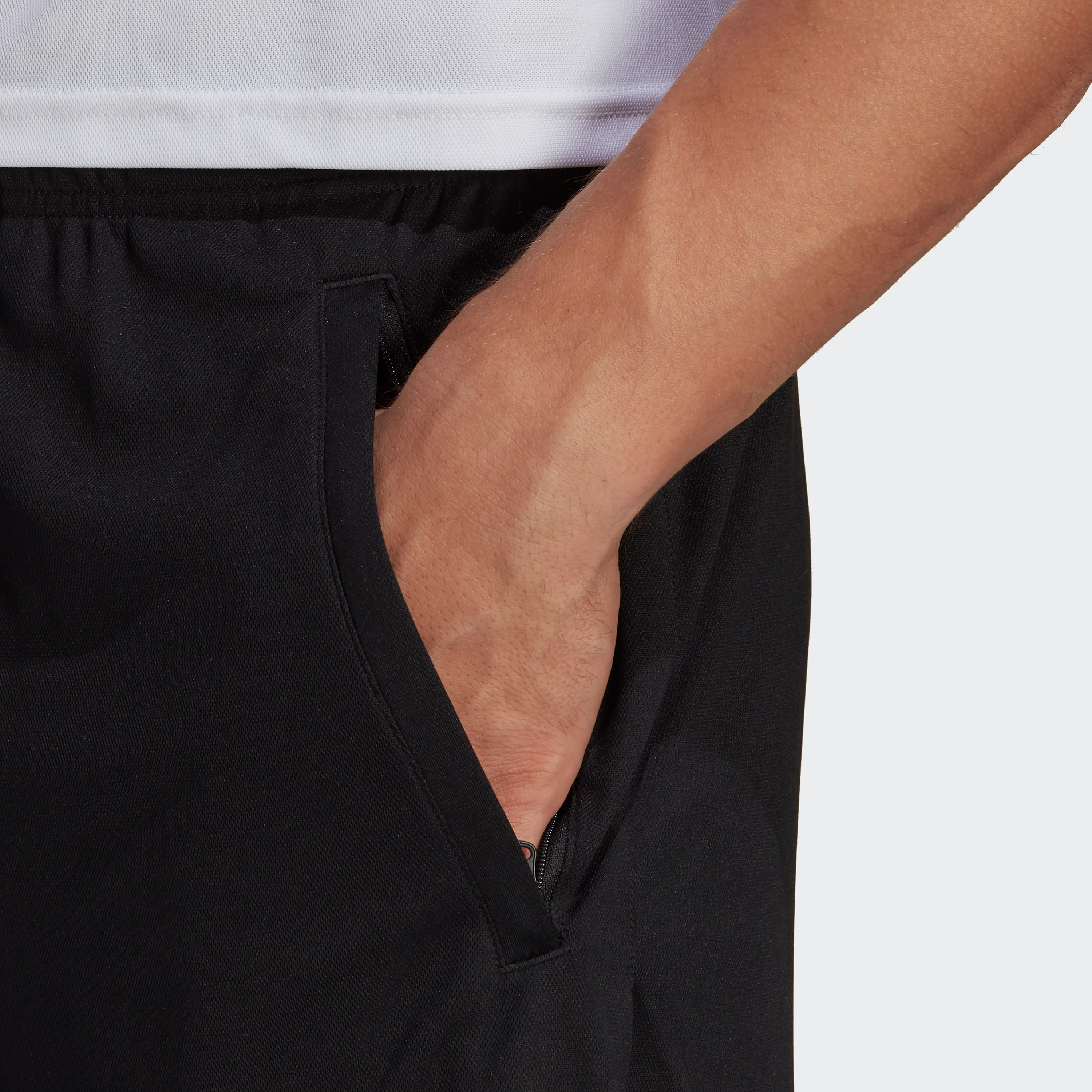 تي شيرت بولو ايسينشالز للرجال من اديداس مزين بشعار شو للرجال-men-clothing-bottoms-shorts-image-7